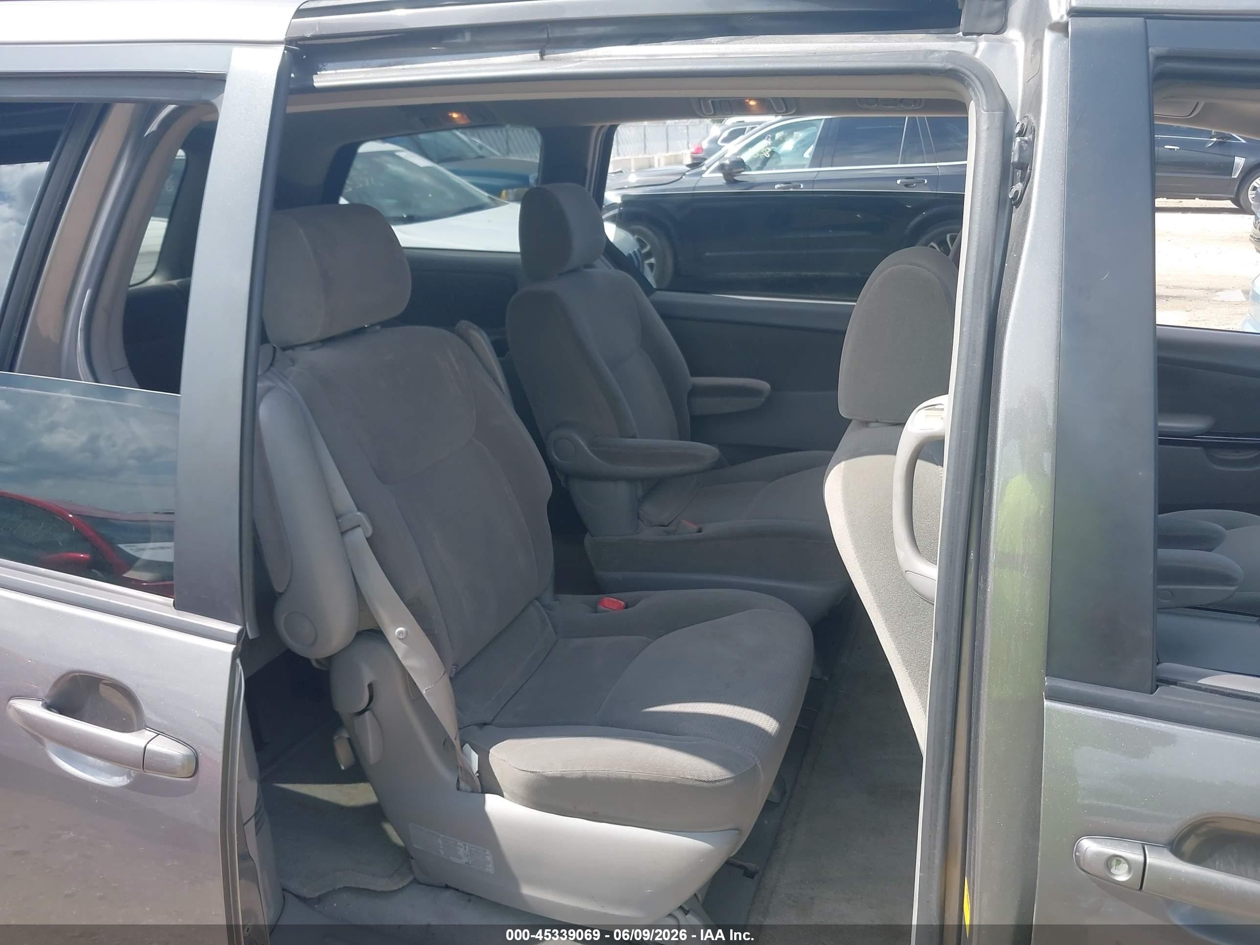 2004 Toyota Sienna Le Бежевый vin: 5TDZA23CX4S042040