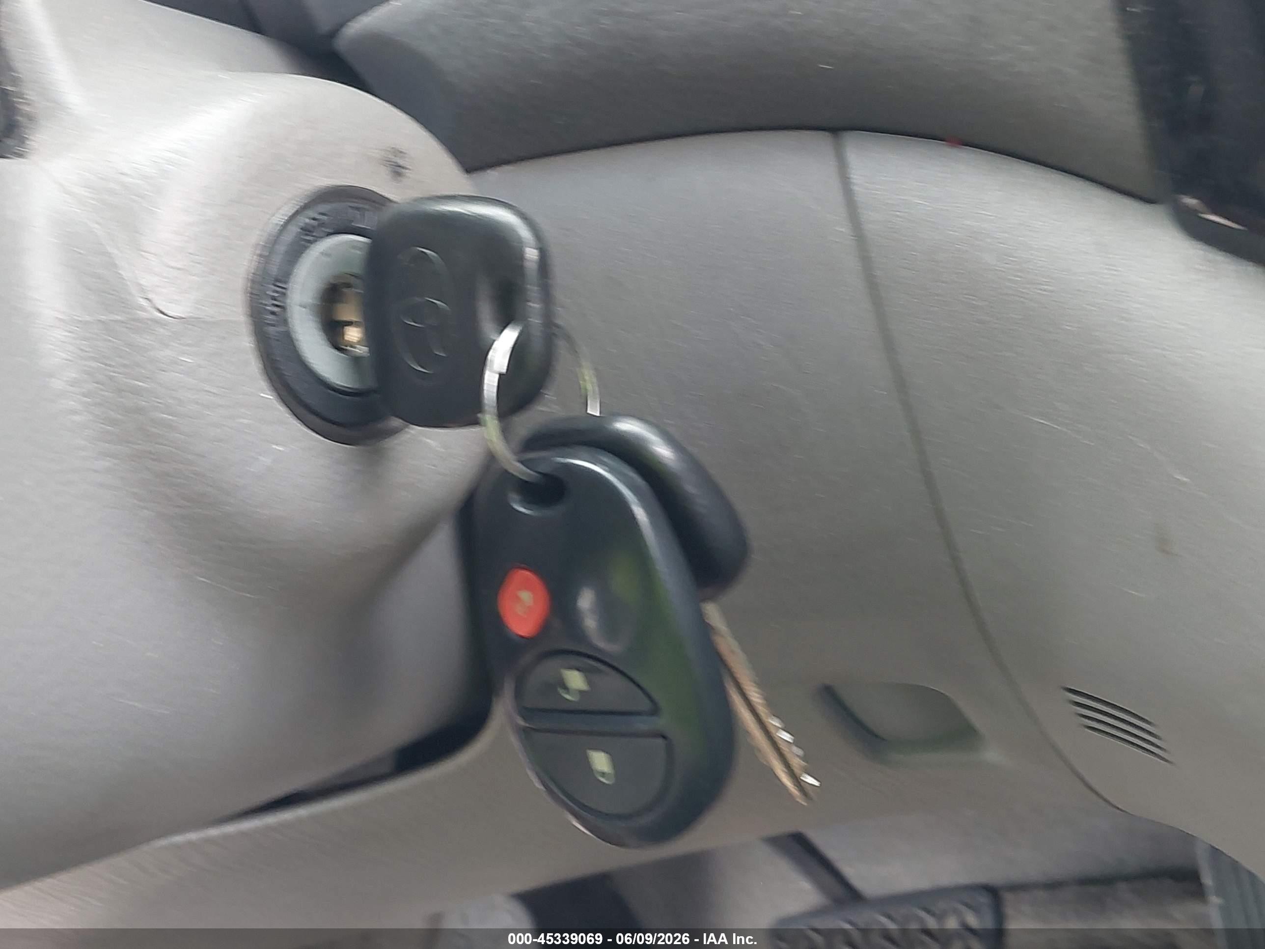 2004 Toyota Sienna Le Бежевый vin: 5TDZA23CX4S042040