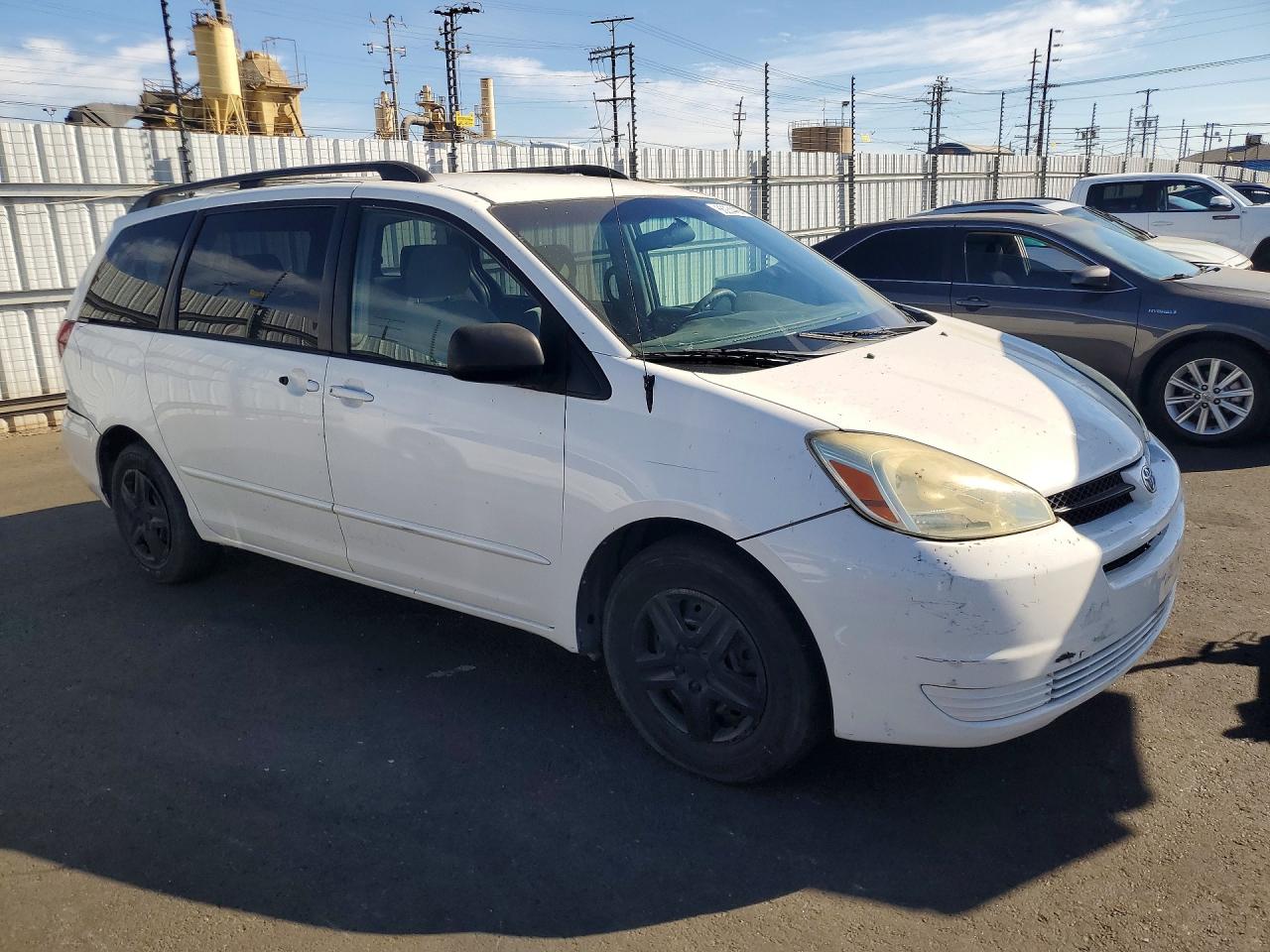 2004 Toyota Sienna Le 8 Passenger White vin: 5TDZA23CX4S042247