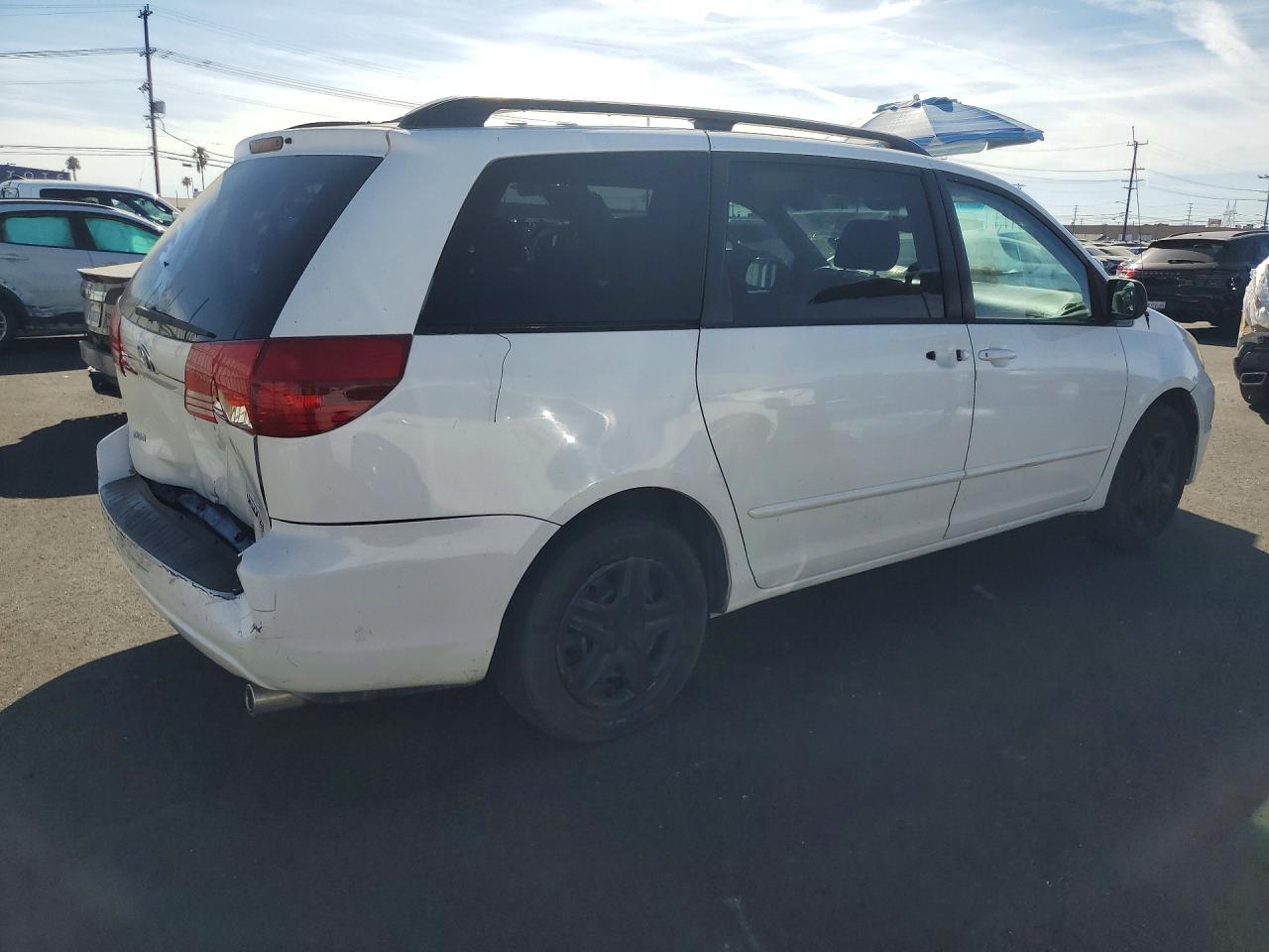 2004 Toyota Sienna Le 8 Passenger White vin: 5TDZA23CX4S042247