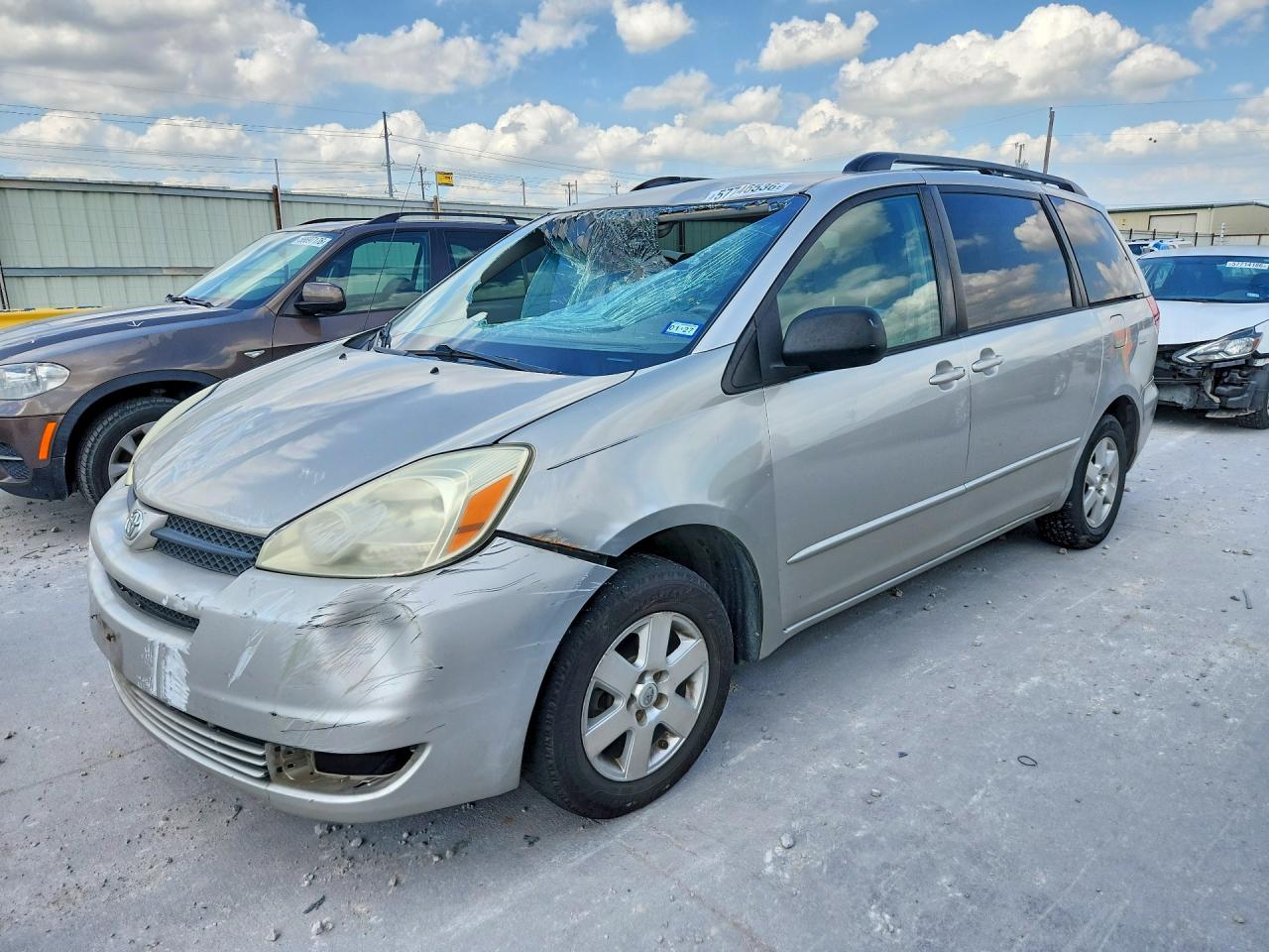 2004 Toyota Sienna Le 7 Passenger Silver vin: 5TDZA23CX4S063969