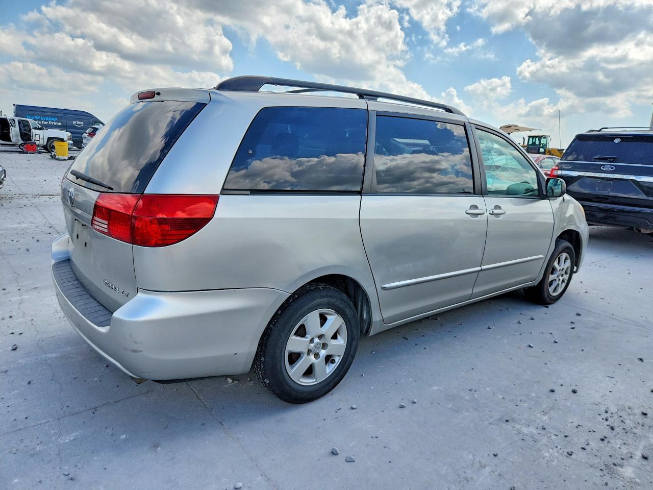 2004 Toyota Sienna Le 7 Passenger Silver vin: 5TDZA23CX4S063969