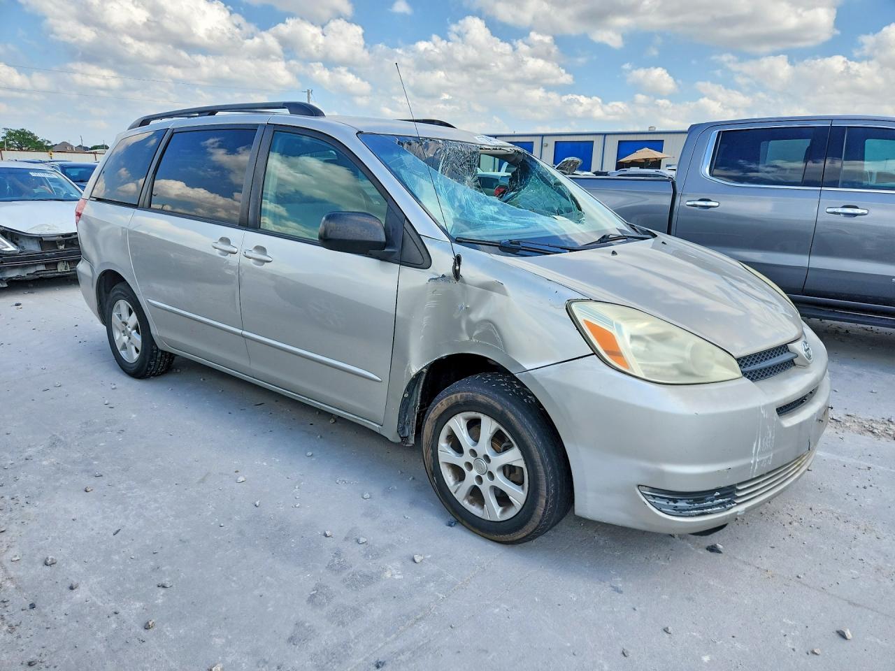2004 Toyota Sienna Le 7 Passenger Silver vin: 5TDZA23CX4S063969