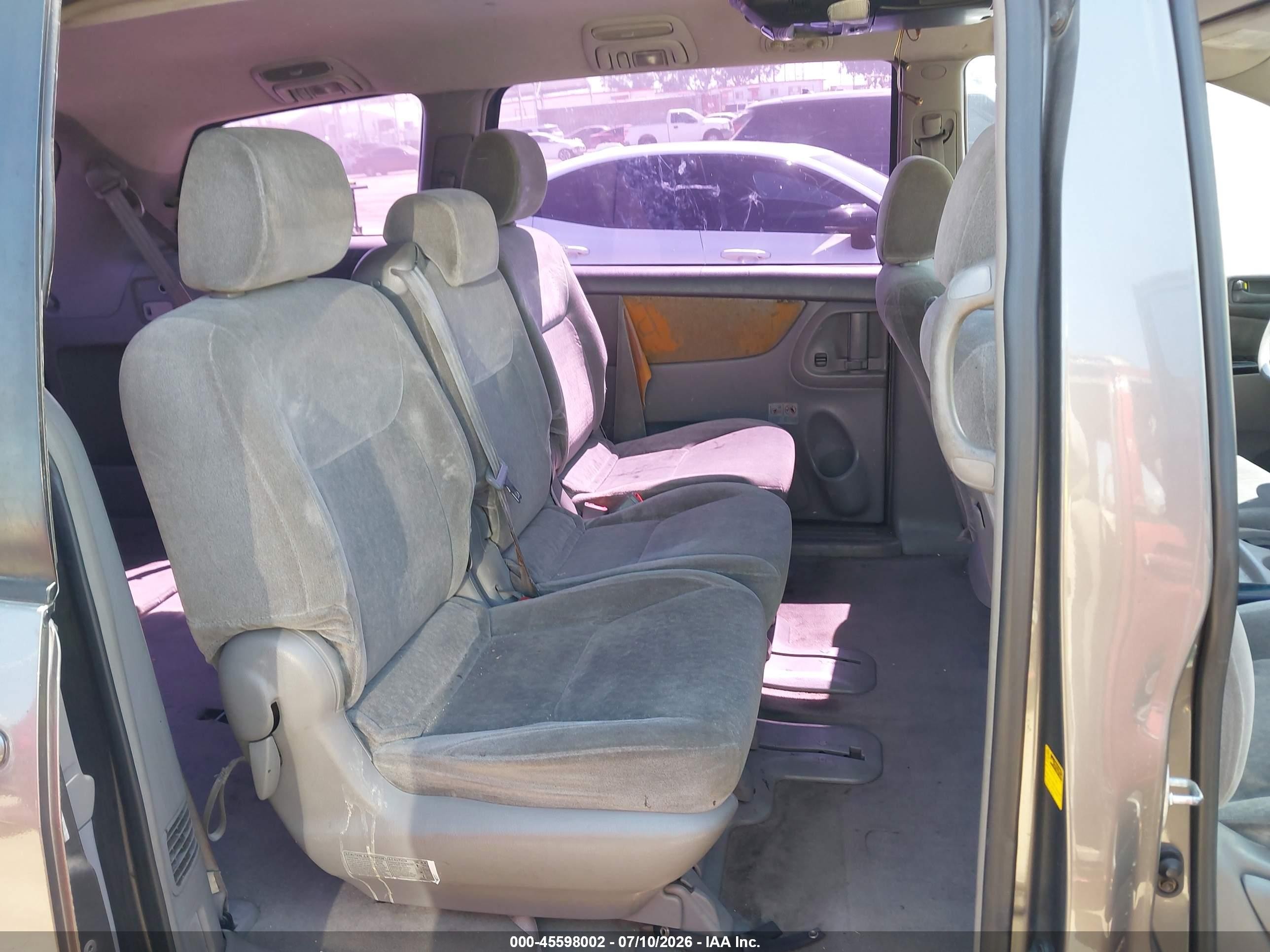2004 Toyota Sienna Ce Gold vin: 5TDZA23CX4S145054