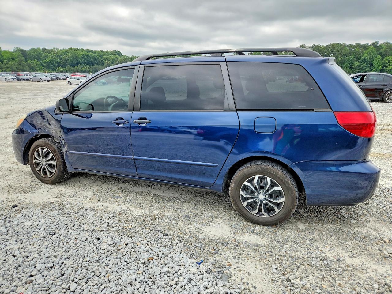 2004 Toyota Sienna Le 7 Passenger Blue vin: 5TDZA23CX4S146253