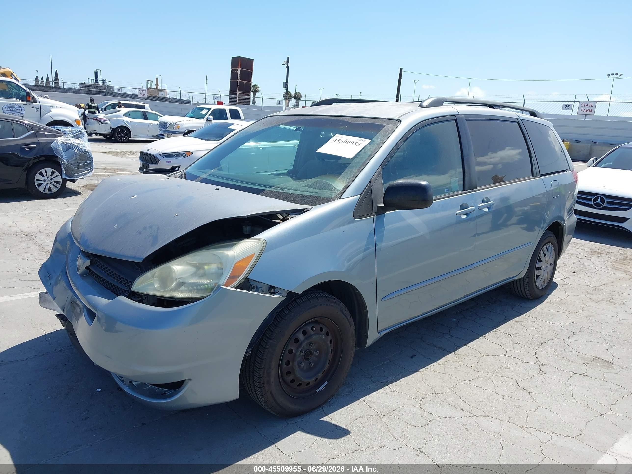 2004 Toyota Sienna Le Gray vin: 5TDZA23CX4S152800