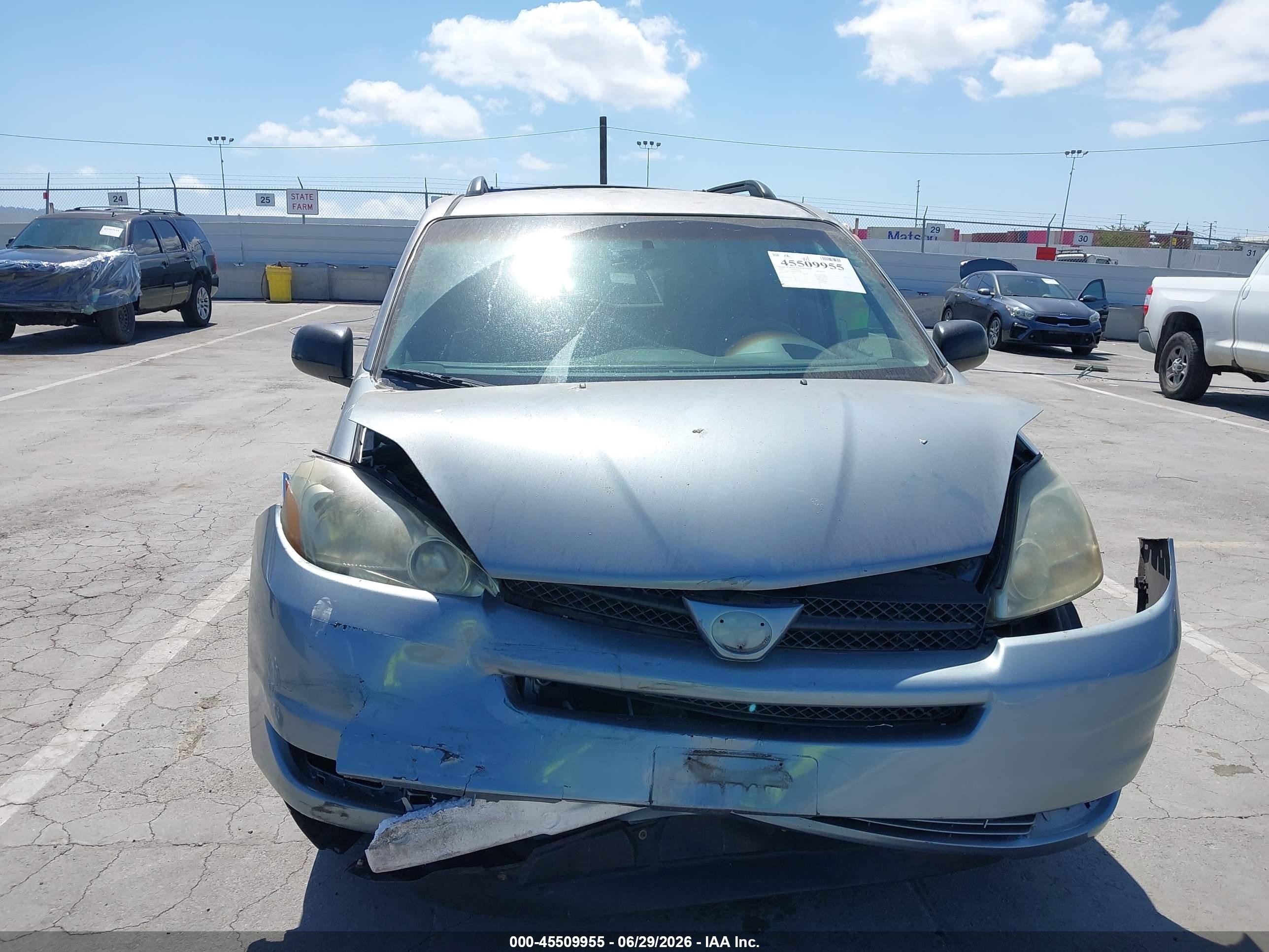 2004 Toyota Sienna Le Gray vin: 5TDZA23CX4S152800
