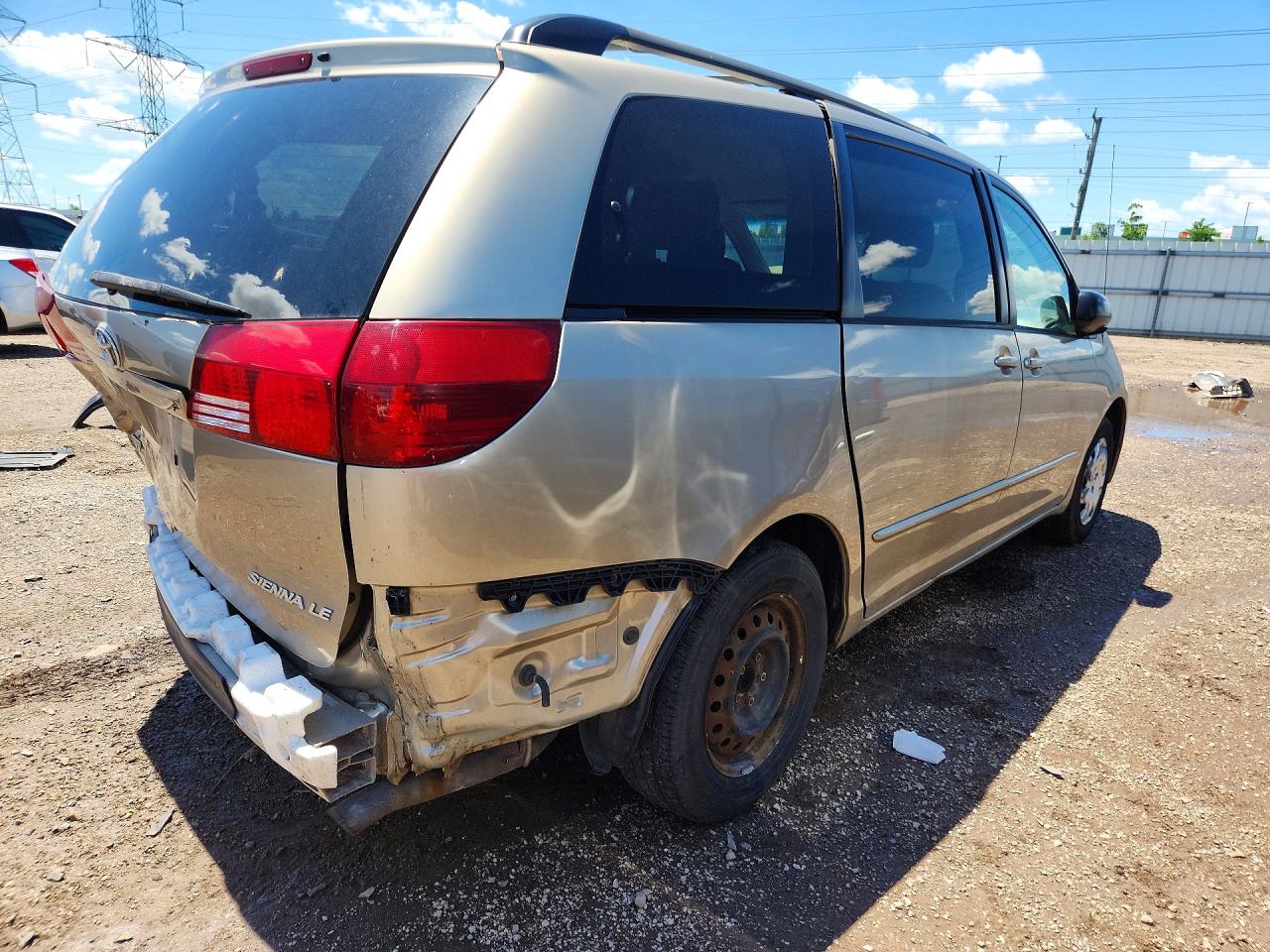 2004 Toyota Sienna Le 7 Passenger Beige vin: 5TDZA23CX4S162579