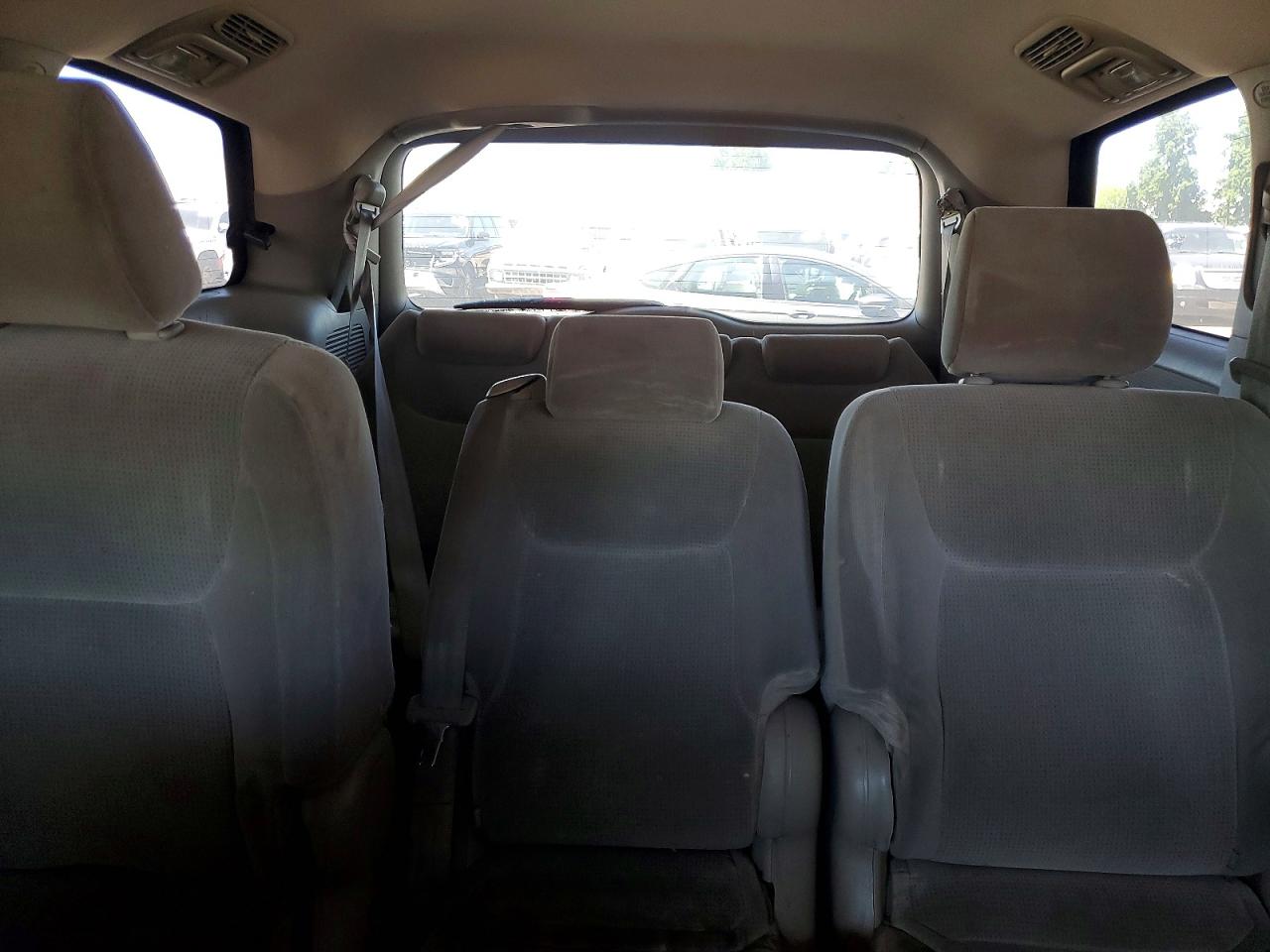 2004 Toyota Sienna Le 8 Passenger Золотой vin: 5TDZA23CX4S205303