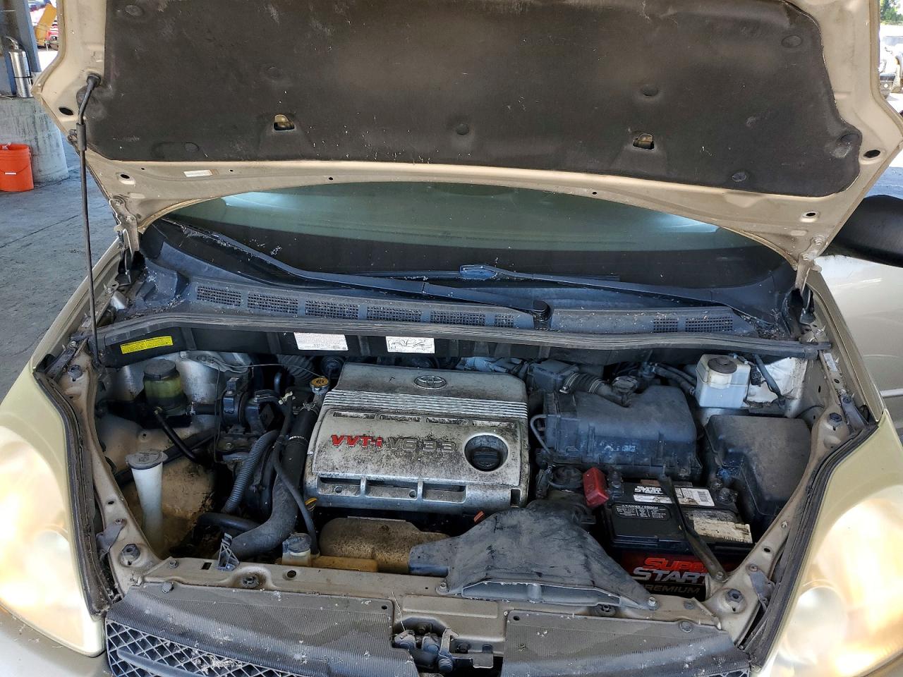 2004 Toyota Sienna Le 8 Passenger Золотой vin: 5TDZA23CX4S205303