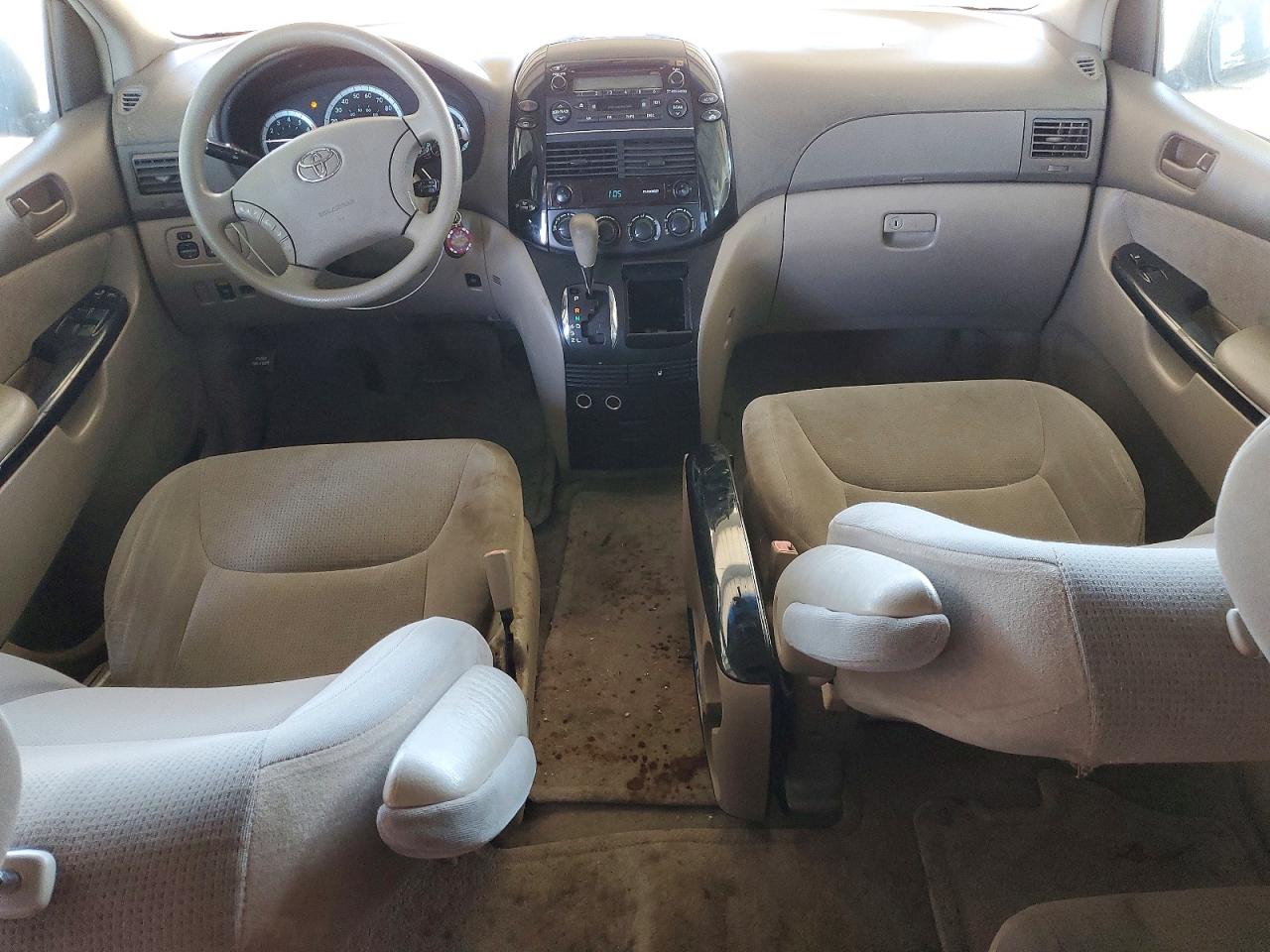 2004 Toyota Sienna Le 8 Passenger Золотой vin: 5TDZA23CX4S205303