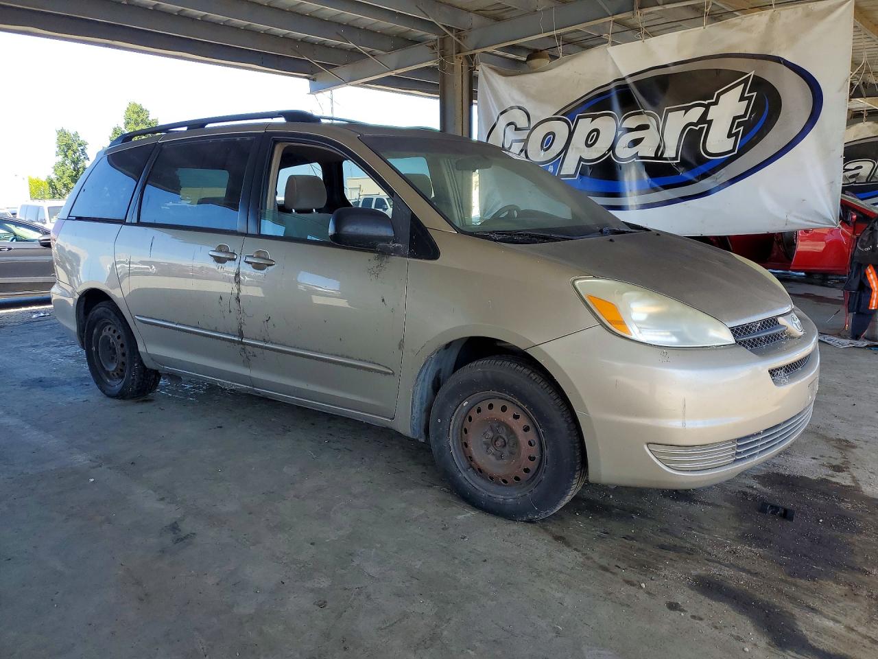 2004 Toyota Sienna Le 8 Passenger Золотой vin: 5TDZA23CX4S205303