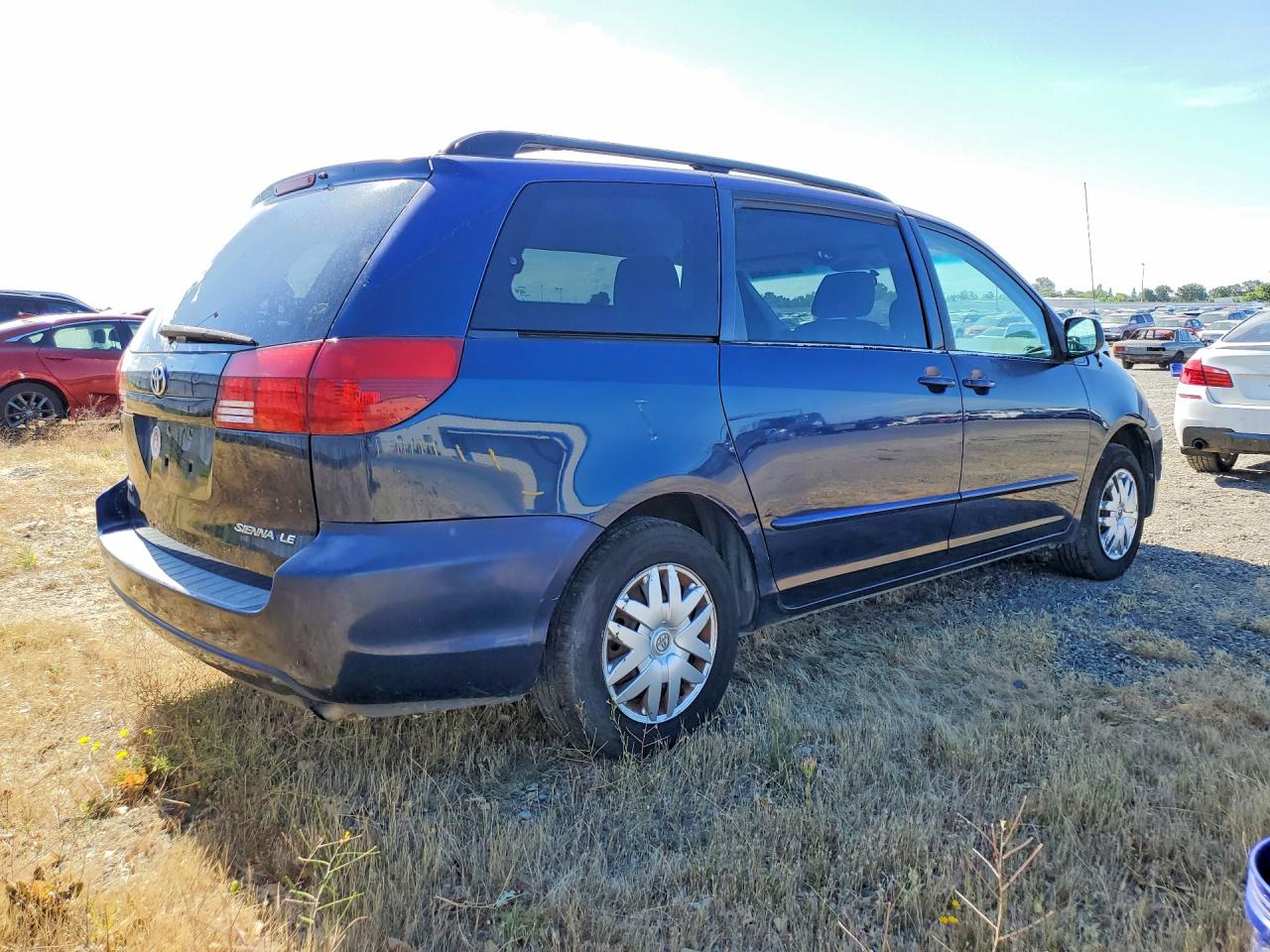 2005 Toyota Sienna Le 7 Passenger Blue vin: 5TDZA23CX5S223687