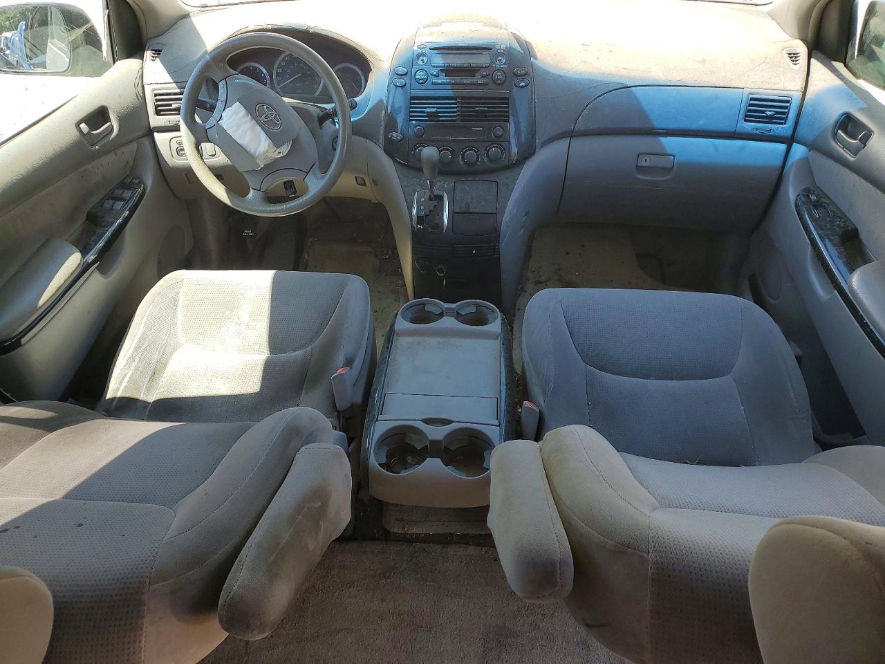 2005 Toyota Sienna Серебряный vin: 5TDZA23CX5S237671