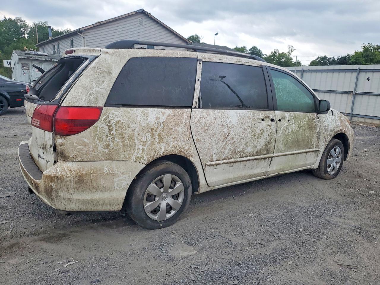 2005 Toyota Sienna Le 7 Passenger White vin: 5TDZA23CX5S255359
