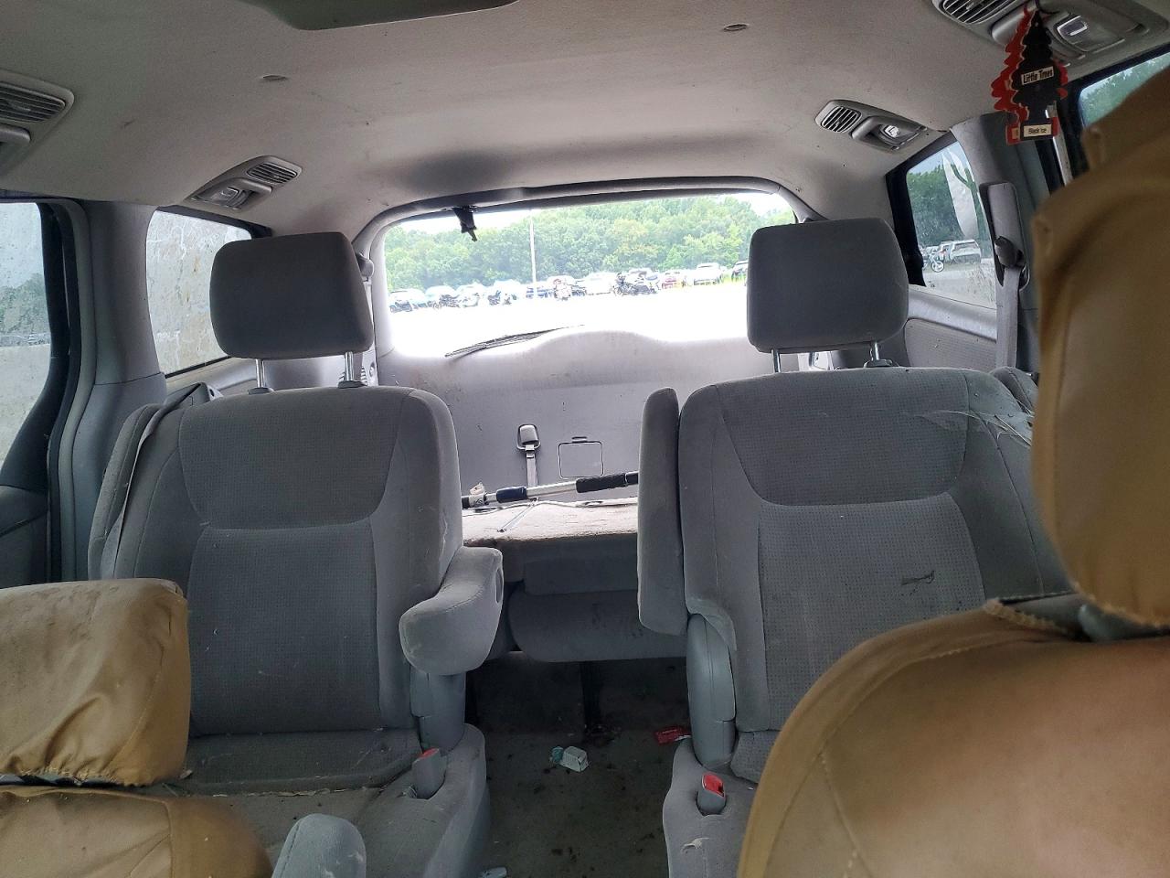 2005 Toyota Sienna Le 7 Passenger White vin: 5TDZA23CX5S255359