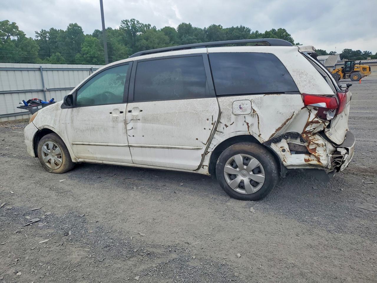 2005 Toyota Sienna Le 7 Passenger White vin: 5TDZA23CX5S255359