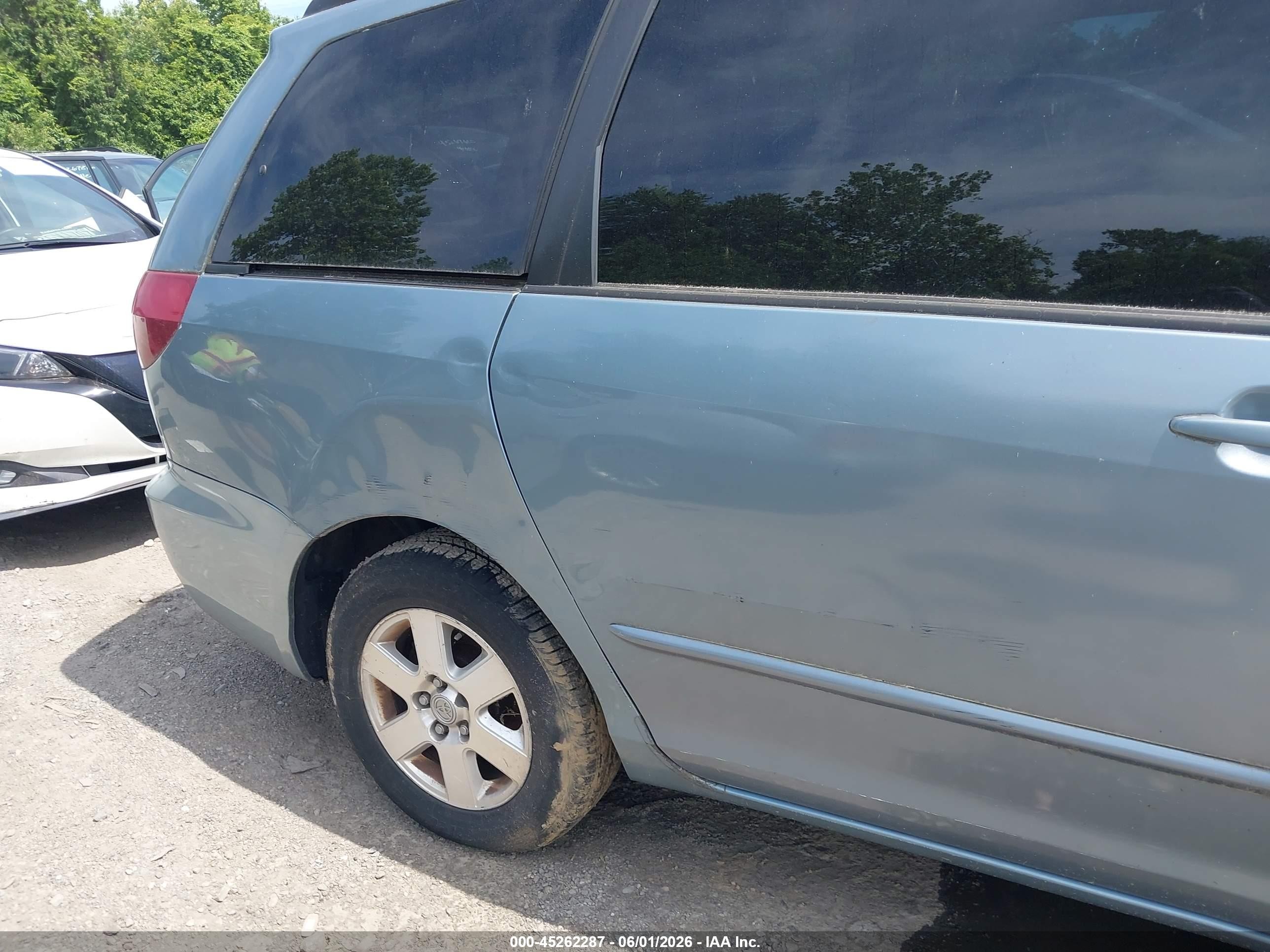 2005 Toyota Sienna Le Blue vin: 5TDZA23CX5S287194