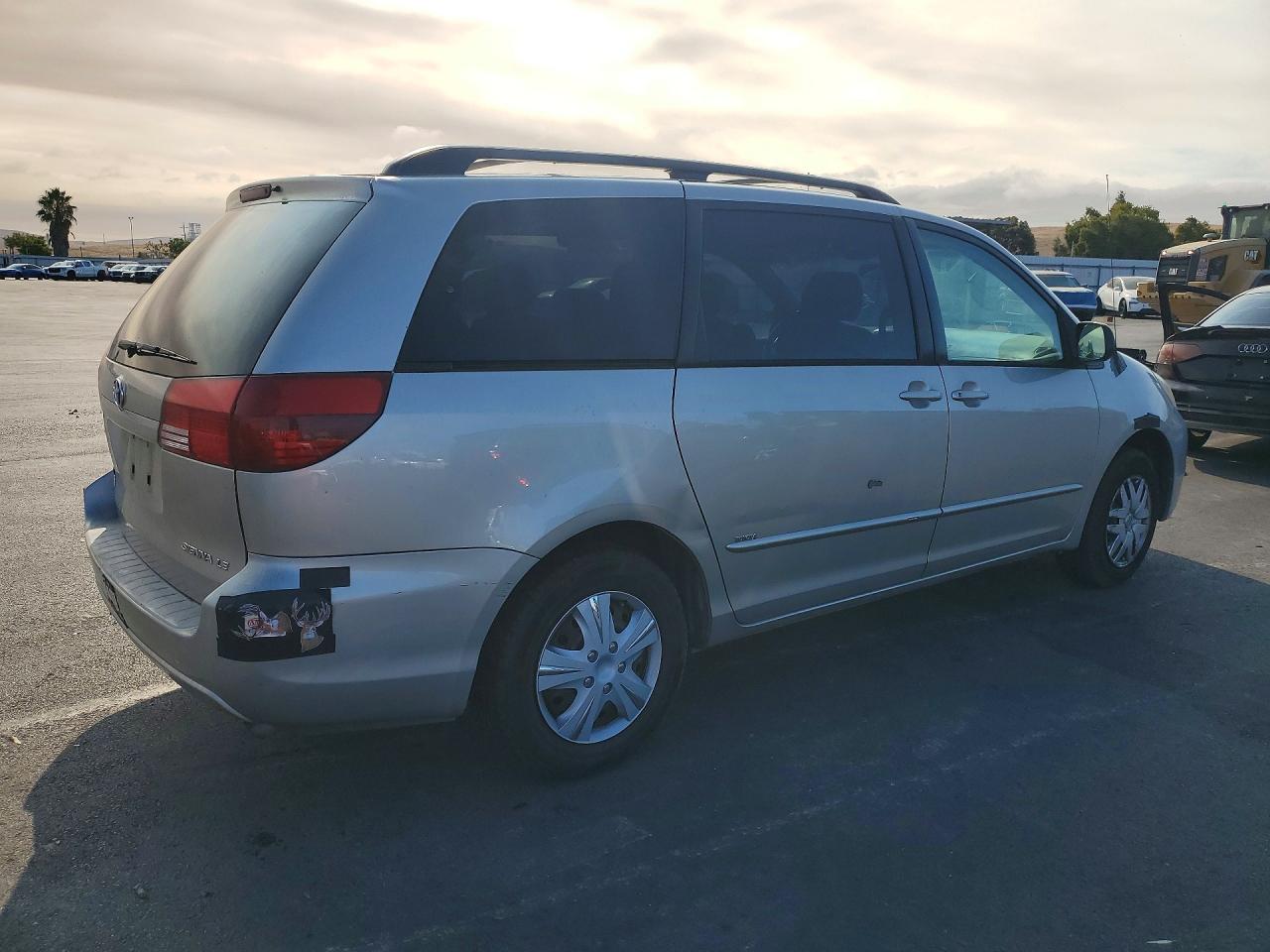 2005 Toyota Sienna Le 8 Passenger Silver vin: 5TDZA23CX5S299524