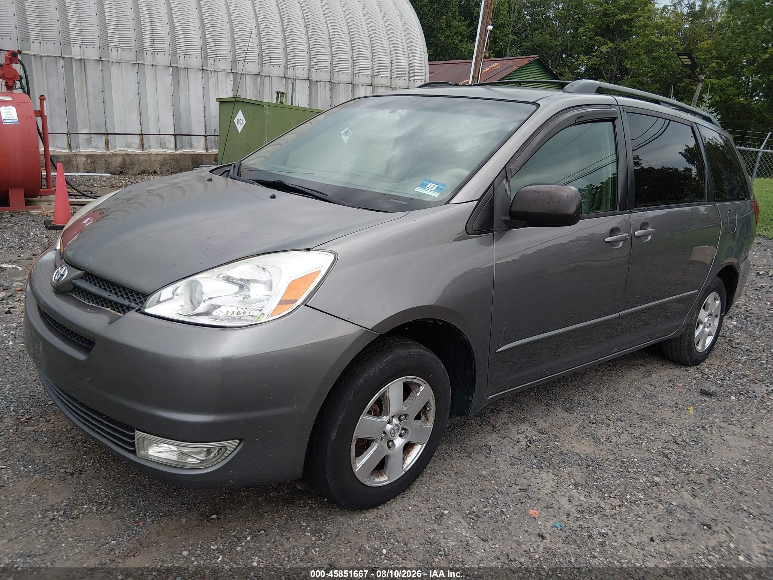 2005 Toyota Sienna Le Silver vin: 5TDZA23CX5S302714