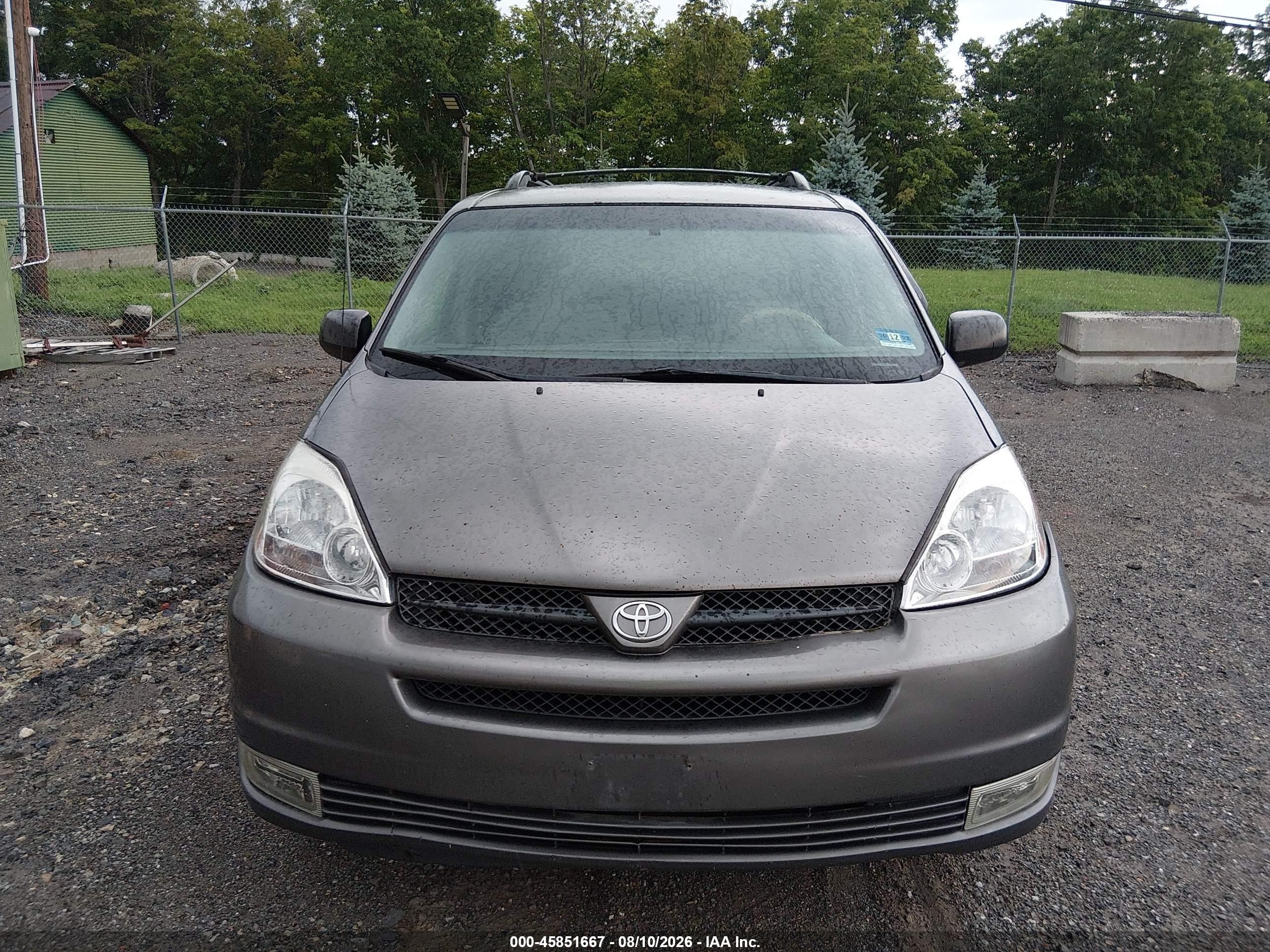2005 Toyota Sienna Le Silver vin: 5TDZA23CX5S302714