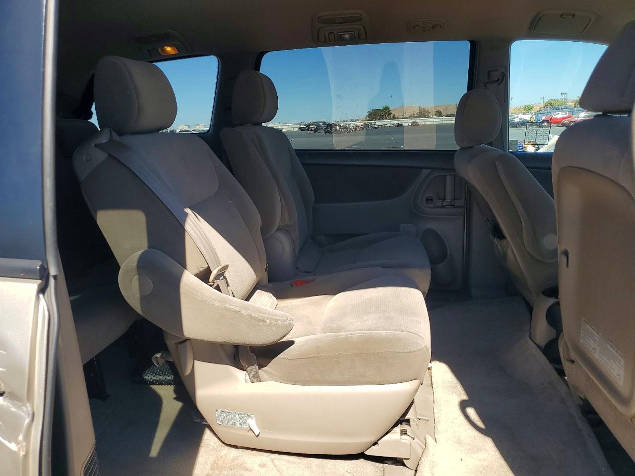 2005 Toyota Sienna Le 7 Passenger Tan vin: 5TDZA23CX5S308660