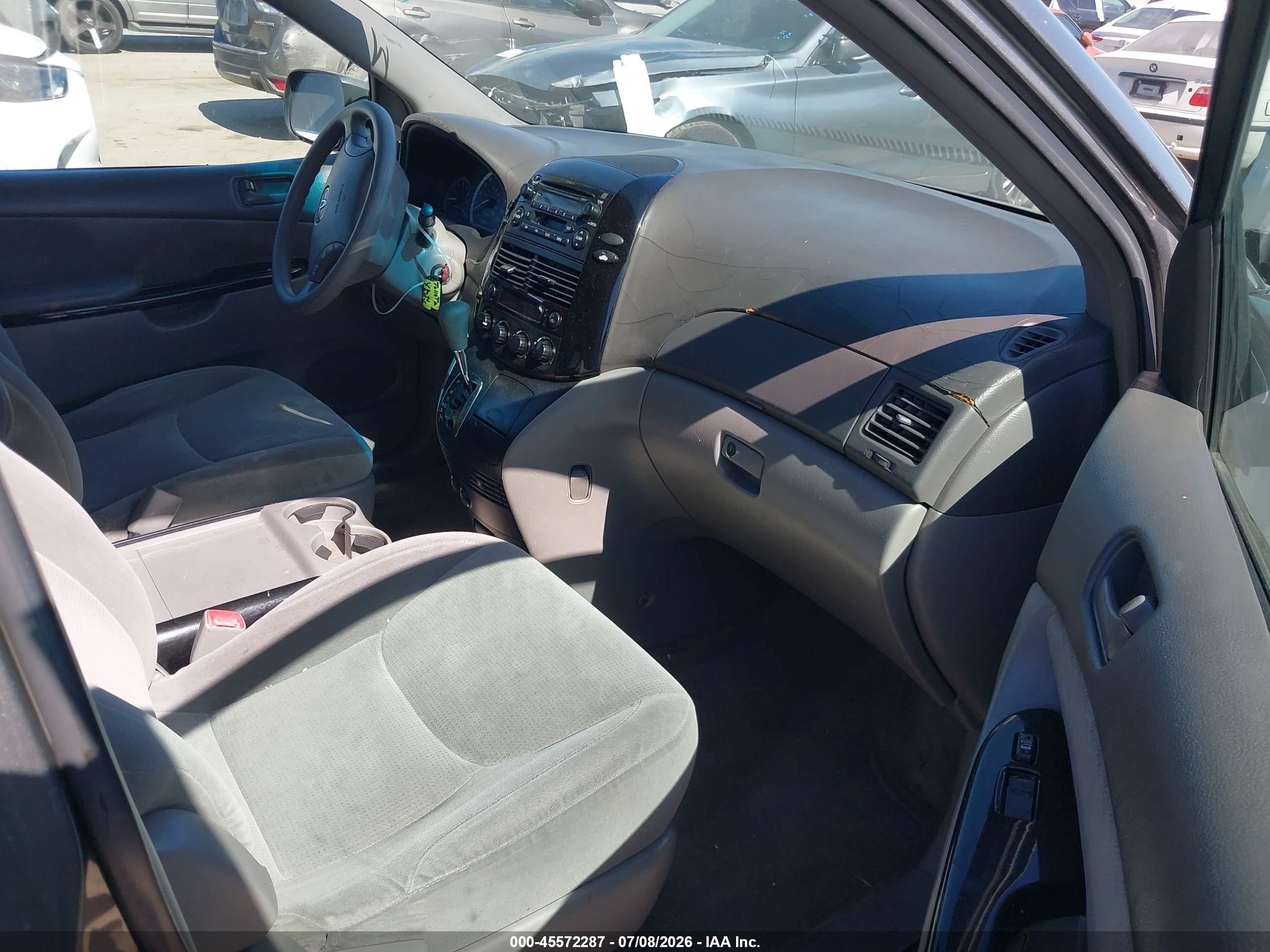 2005 Toyota Sienna Le Gray vin: 5TDZA23CX5S326172