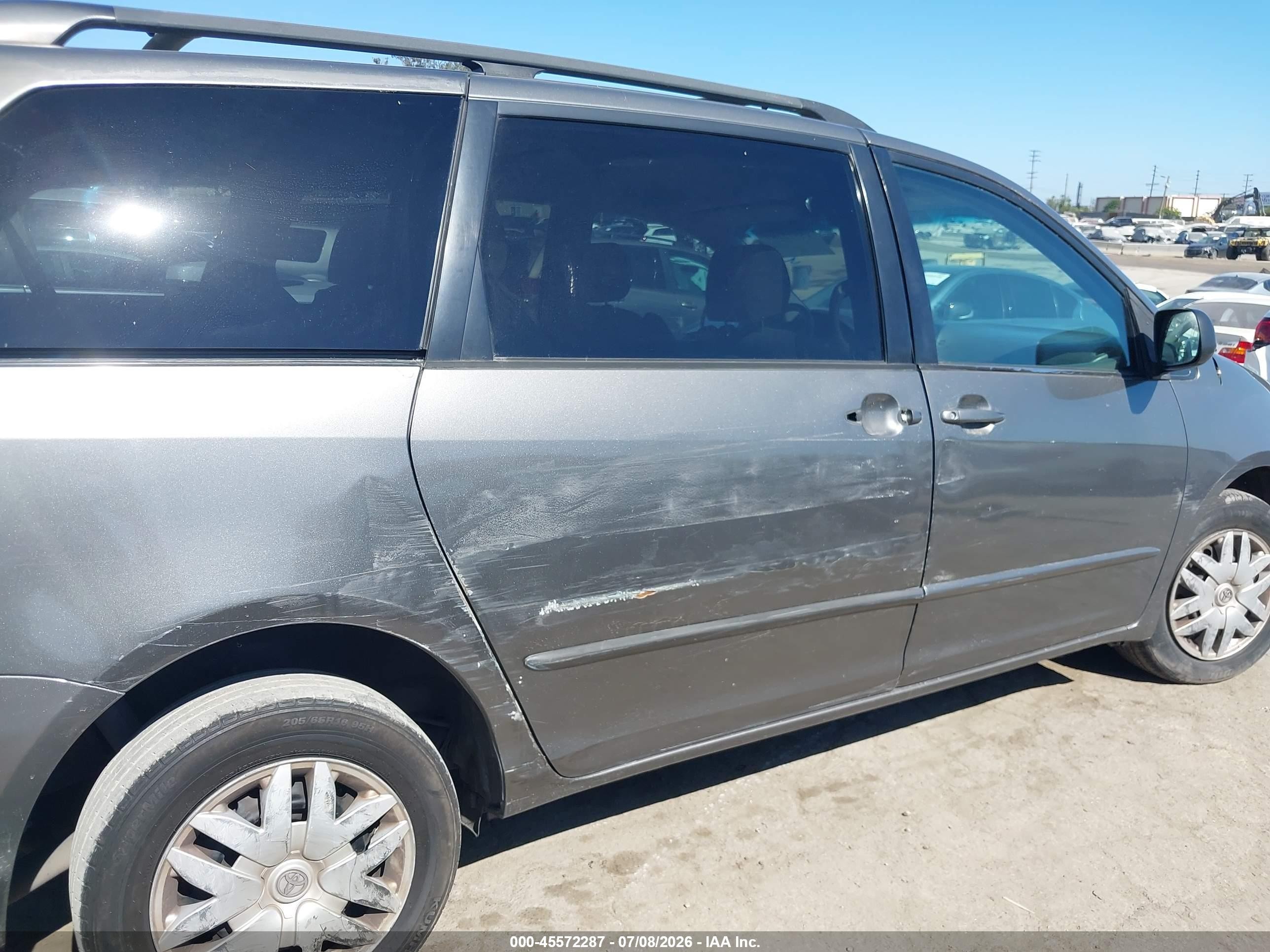 2005 Toyota Sienna Le Gray vin: 5TDZA23CX5S326172