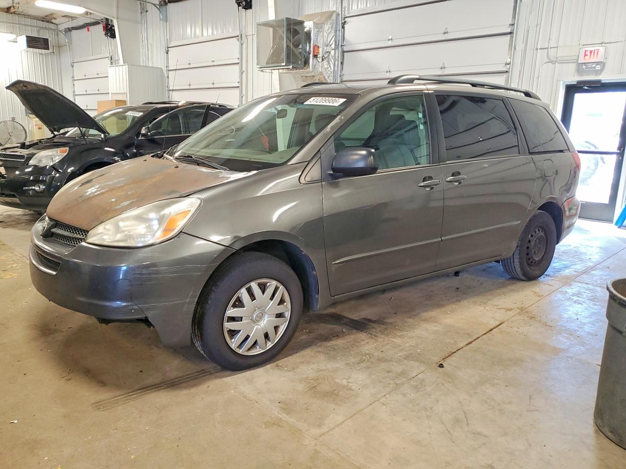 2005 Toyota Sienna Le 8 Passenger Gray vin: 5TDZA23CX5S343053