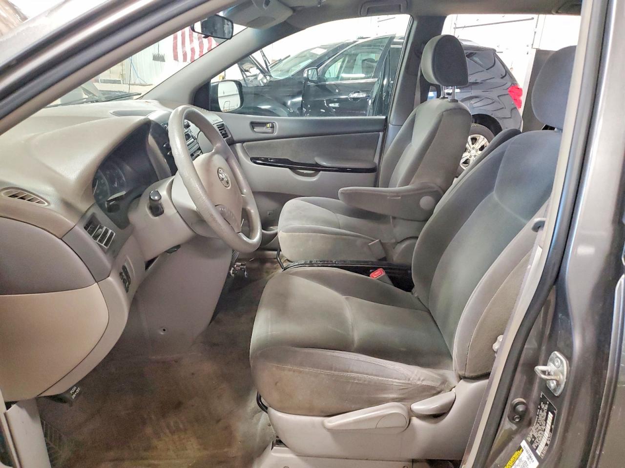 2005 Toyota Sienna Le 8 Passenger Серый vin: 5TDZA23CX5S343053