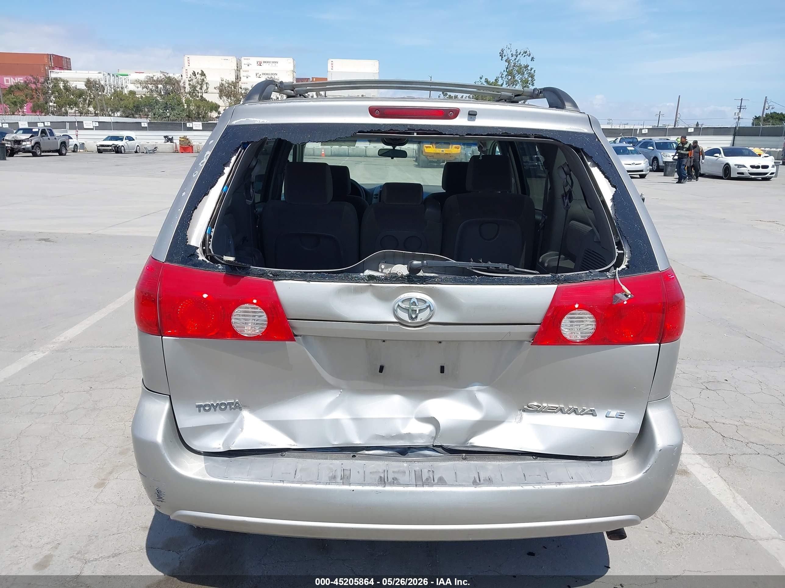 2006 Toyota Sienna Le Silver vin: 5TDZA23CX6S437869