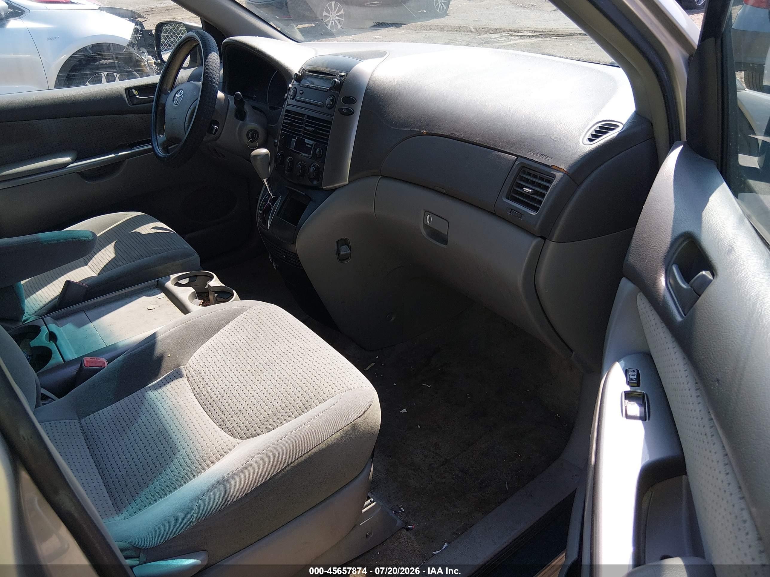 2006 Toyota Sienna Le Silver vin: 5TDZA23CX6S449925