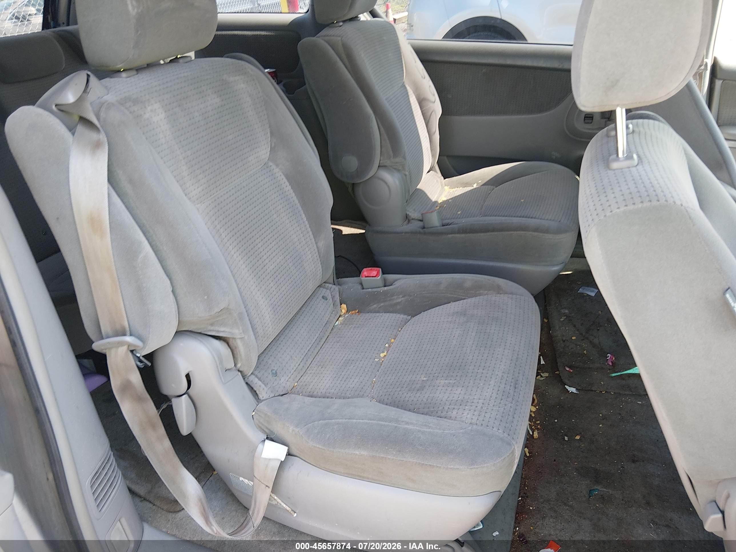 2006 Toyota Sienna Le Silver vin: 5TDZA23CX6S449925