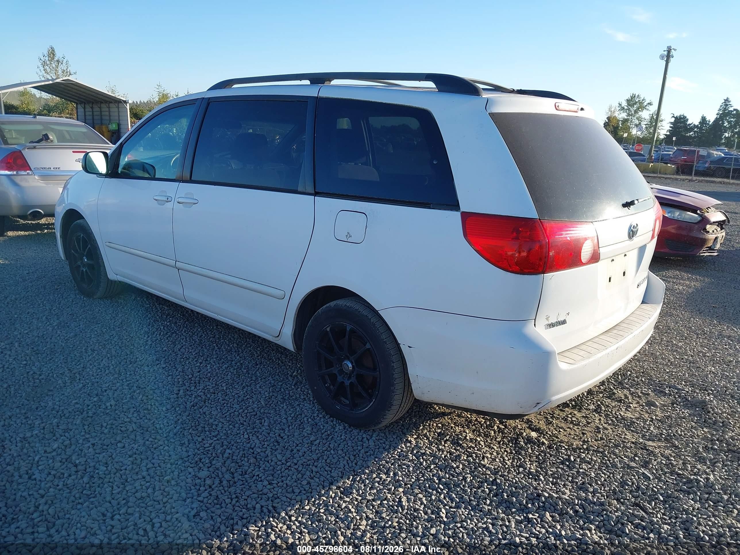 2006 Toyota Sienna Le White vin: 5TDZA23CX6S539513