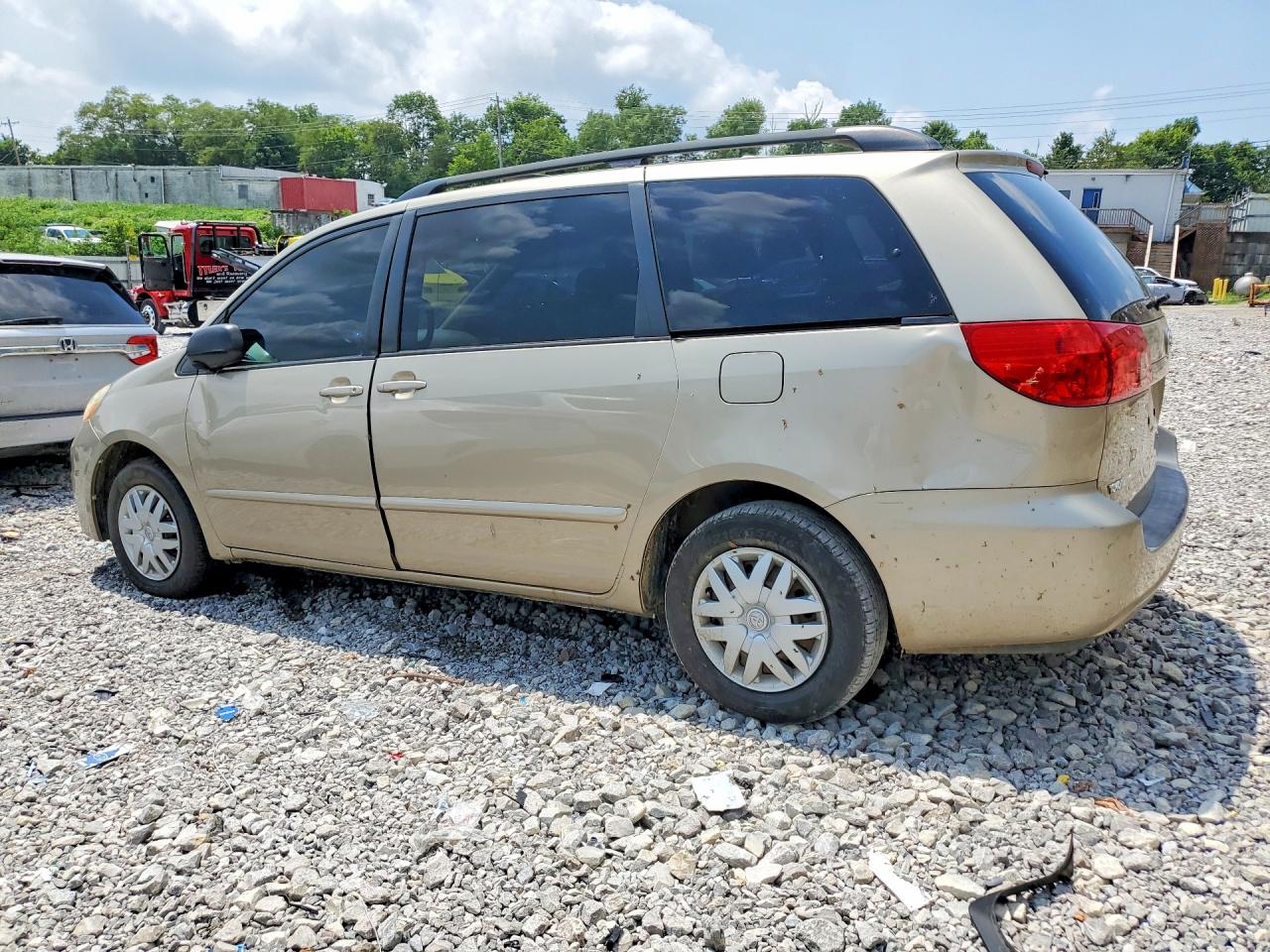 2006 Toyota Sienna Le 7 Passenger Gold vin: 5TDZA23CX6S567554