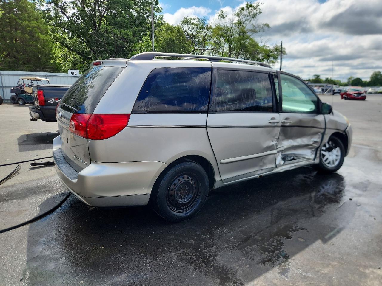 2006 Toyota Sienna Le 7 Passenger Серебряный vin: 5TDZA23CX6S573757