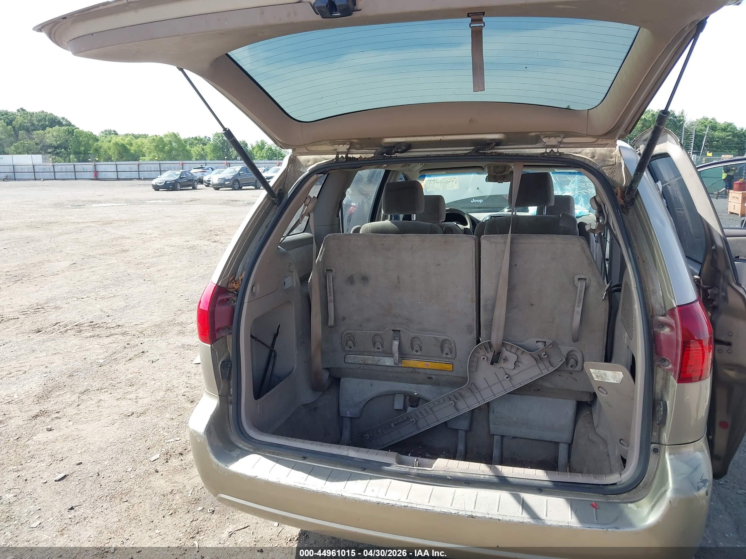 2004 Toyota Sienna Ce Brown vin: 5TDZA29C04S017963