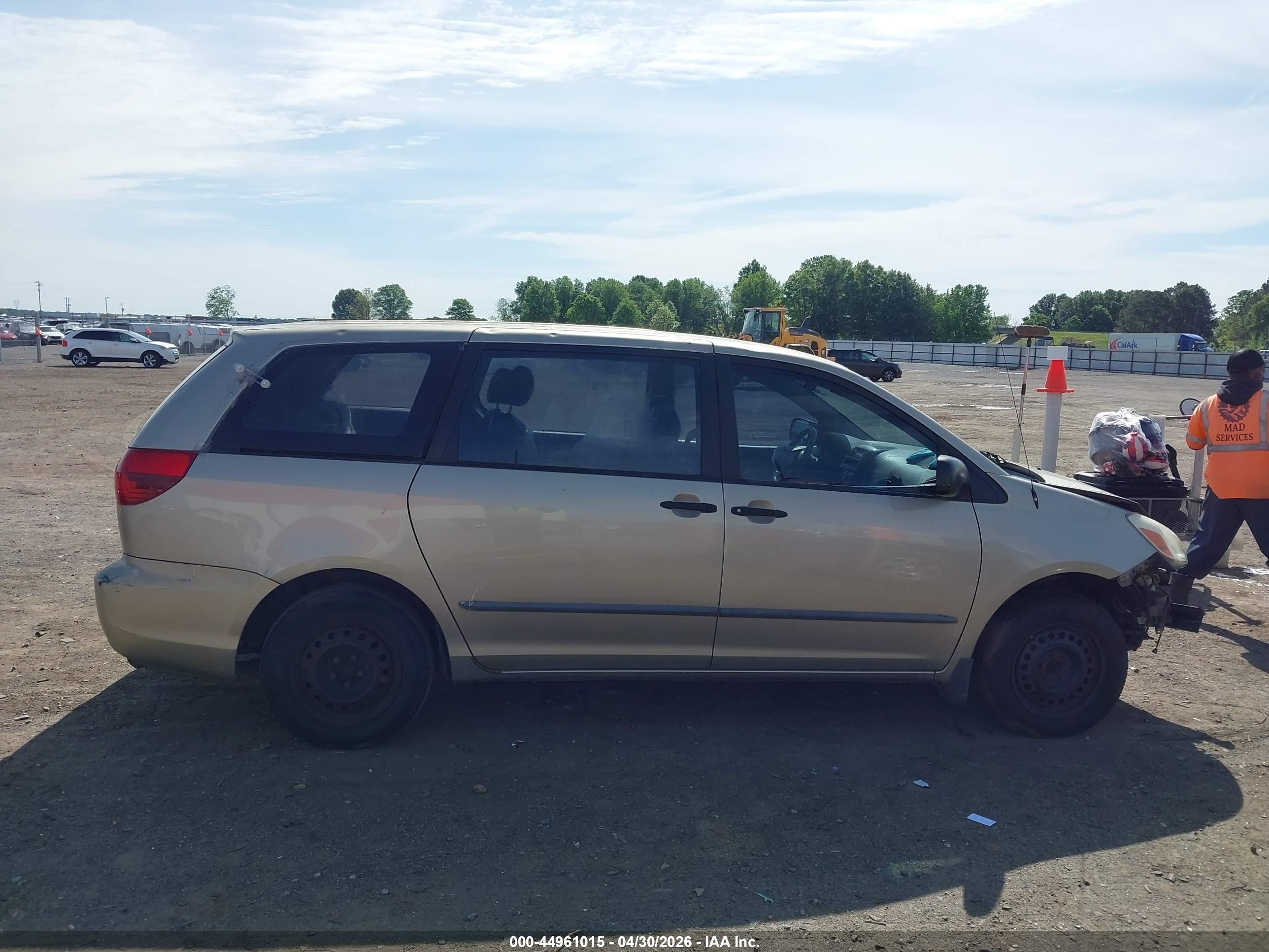 2004 Toyota Sienna Ce Brown vin: 5TDZA29C04S017963