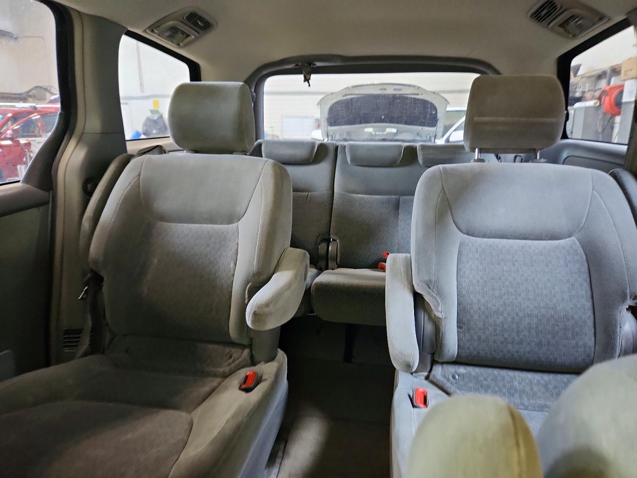 2005 Toyota Sienna Ce White vin: 5TDZA29C05S239551