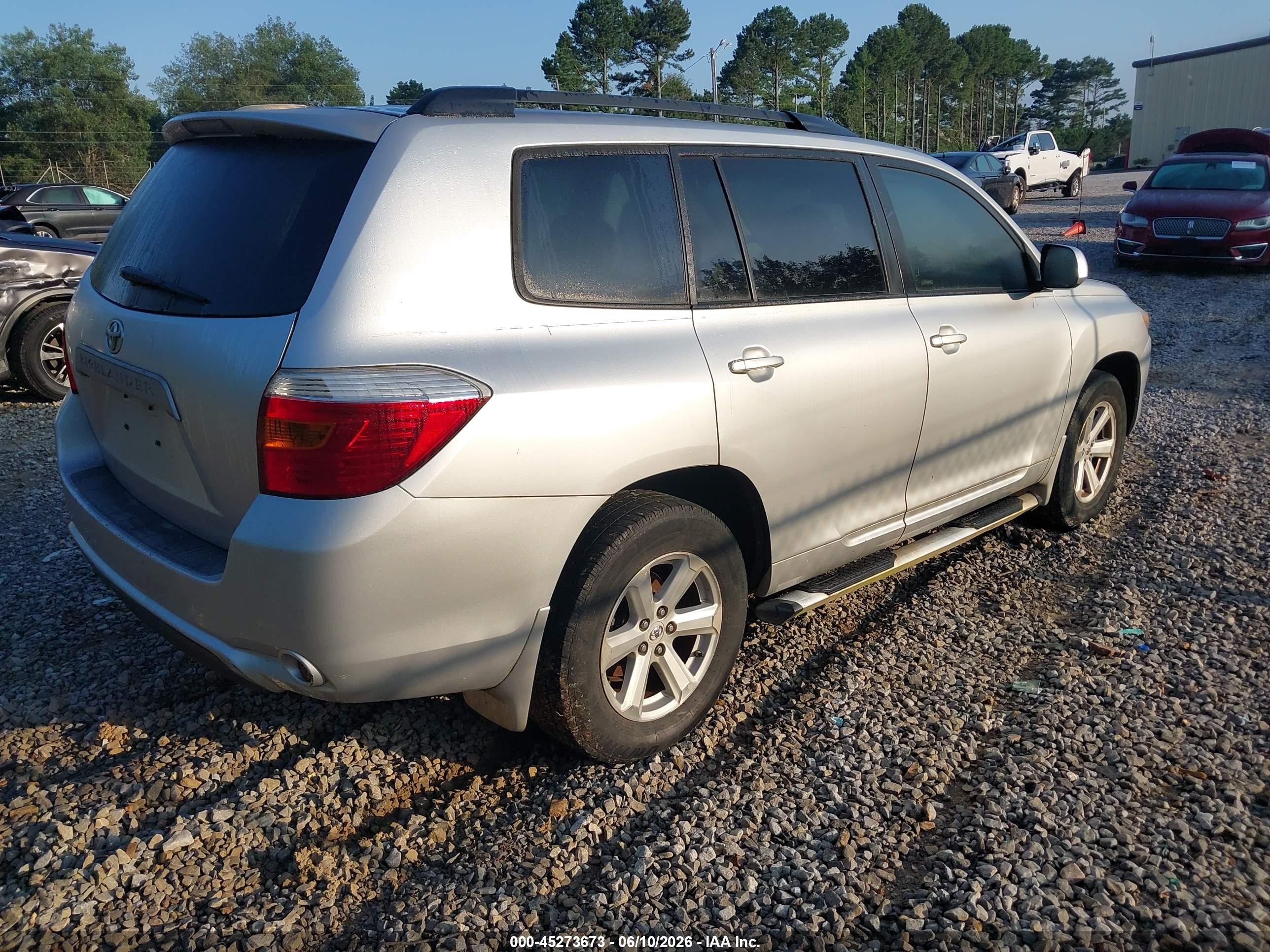 2010 Toyota Highlander   Silver vin: 5TDZA3EH0AS004200