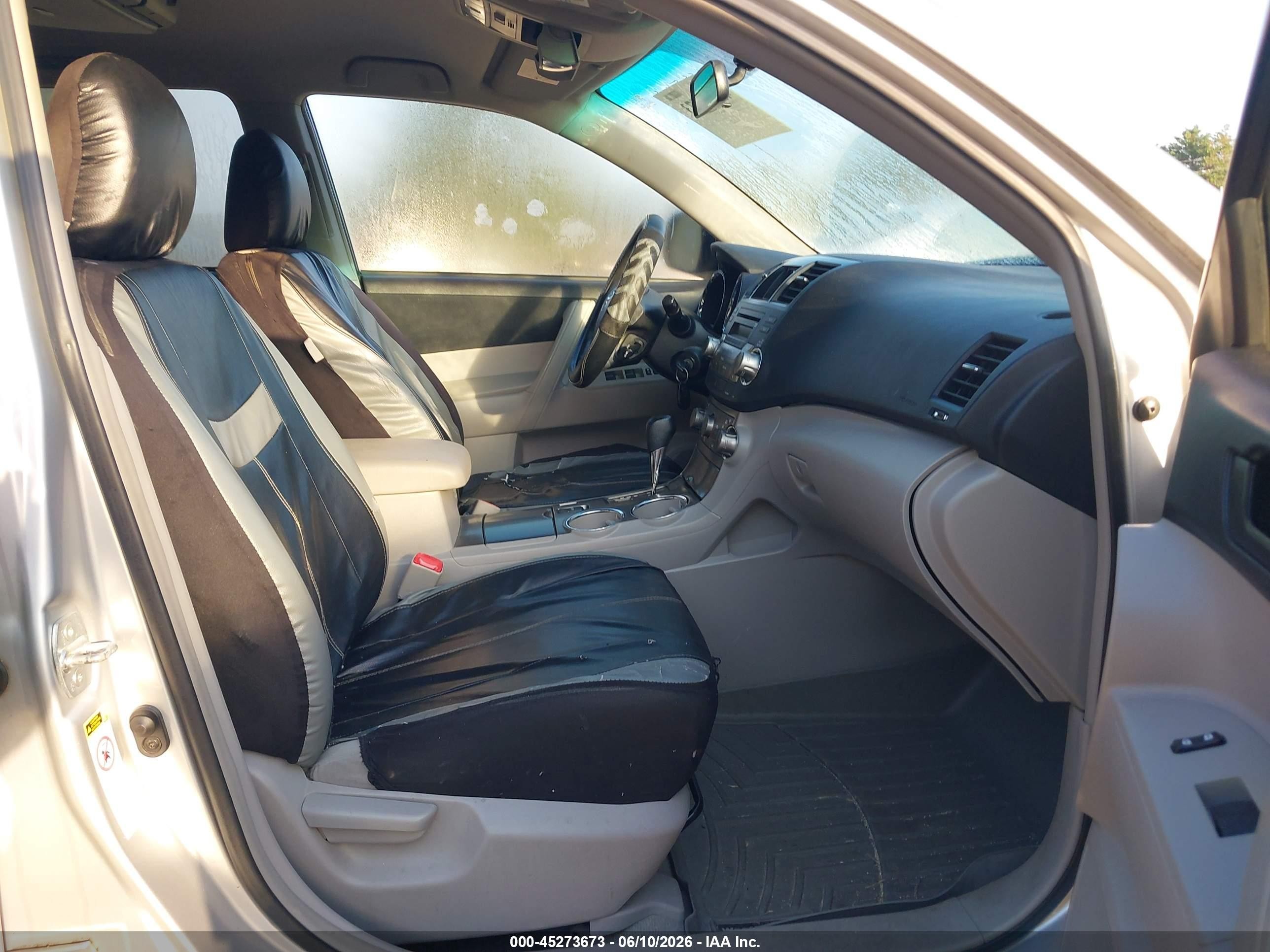 2010 Toyota Highlander   Silver vin: 5TDZA3EH0AS004200