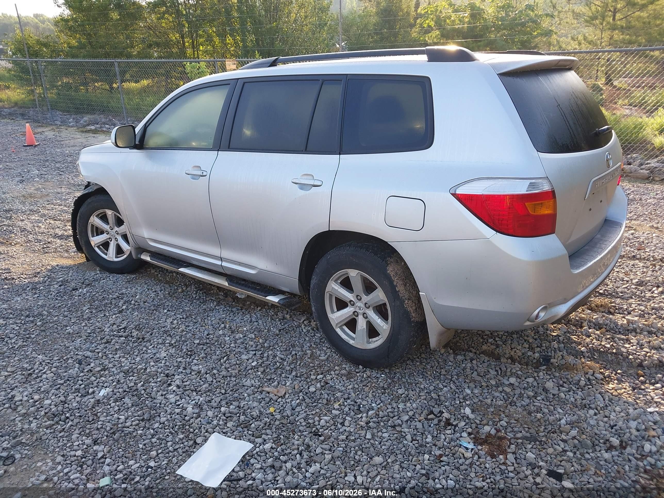2010 Toyota Highlander   Silver vin: 5TDZA3EH0AS004200