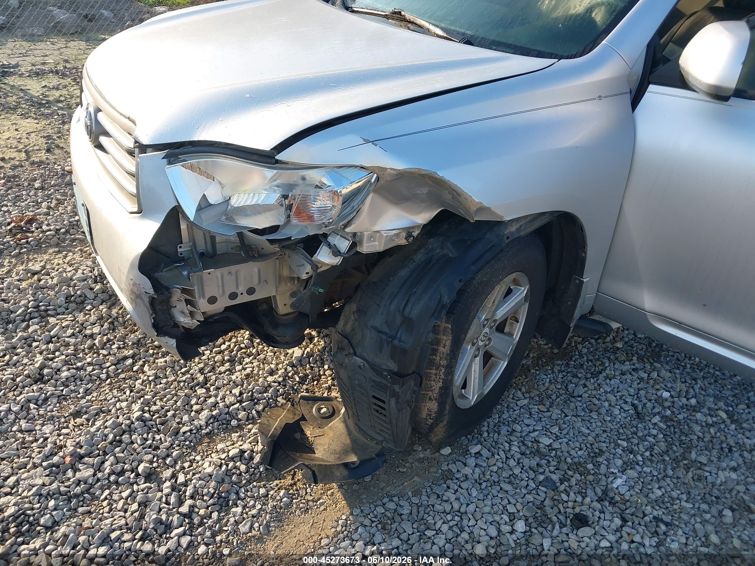 2010 Toyota Highlander   Silver vin: 5TDZA3EH0AS004200