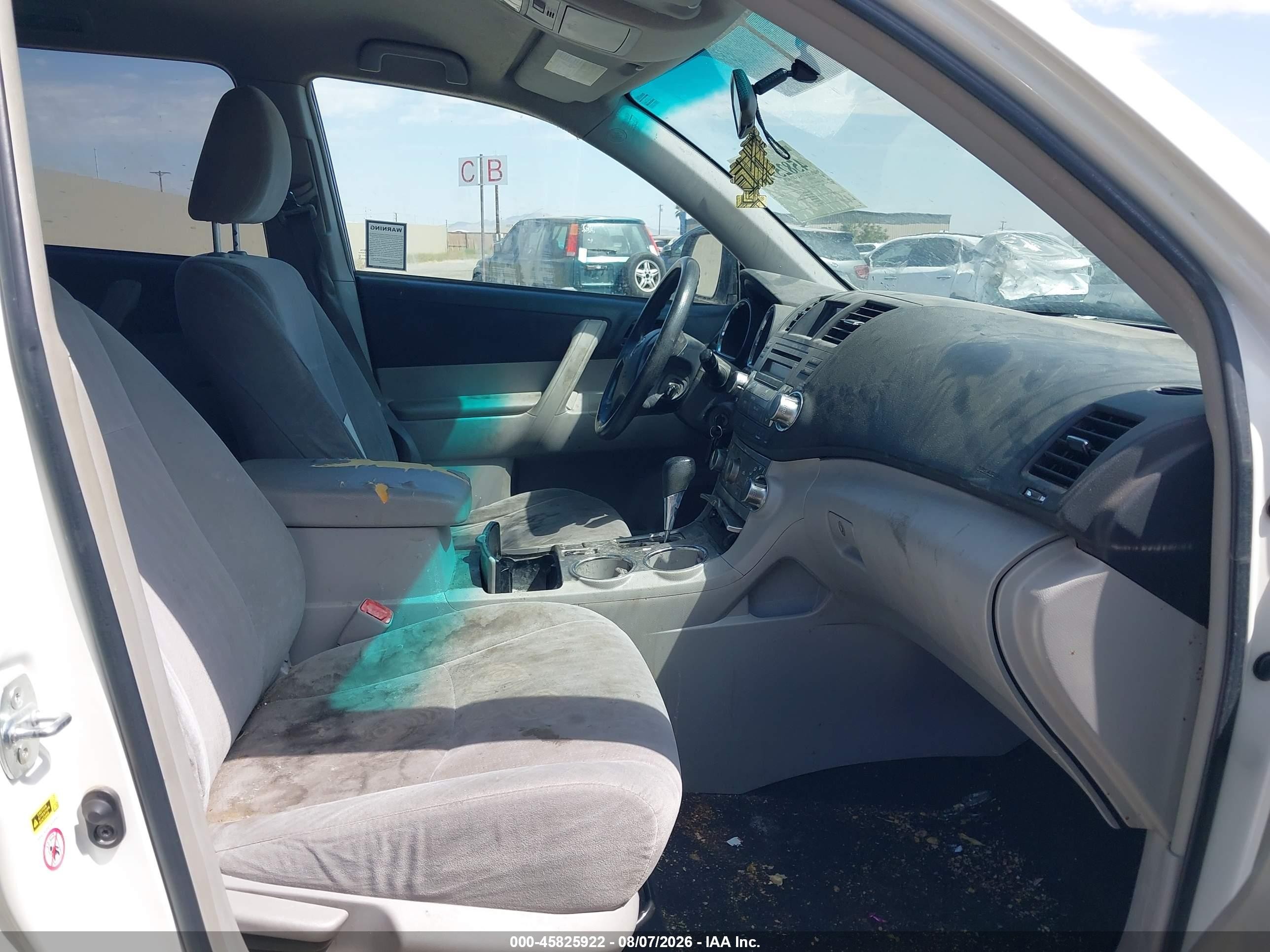 2012 Toyota Highlander   White vin: 5TDZA3EH0CS021386