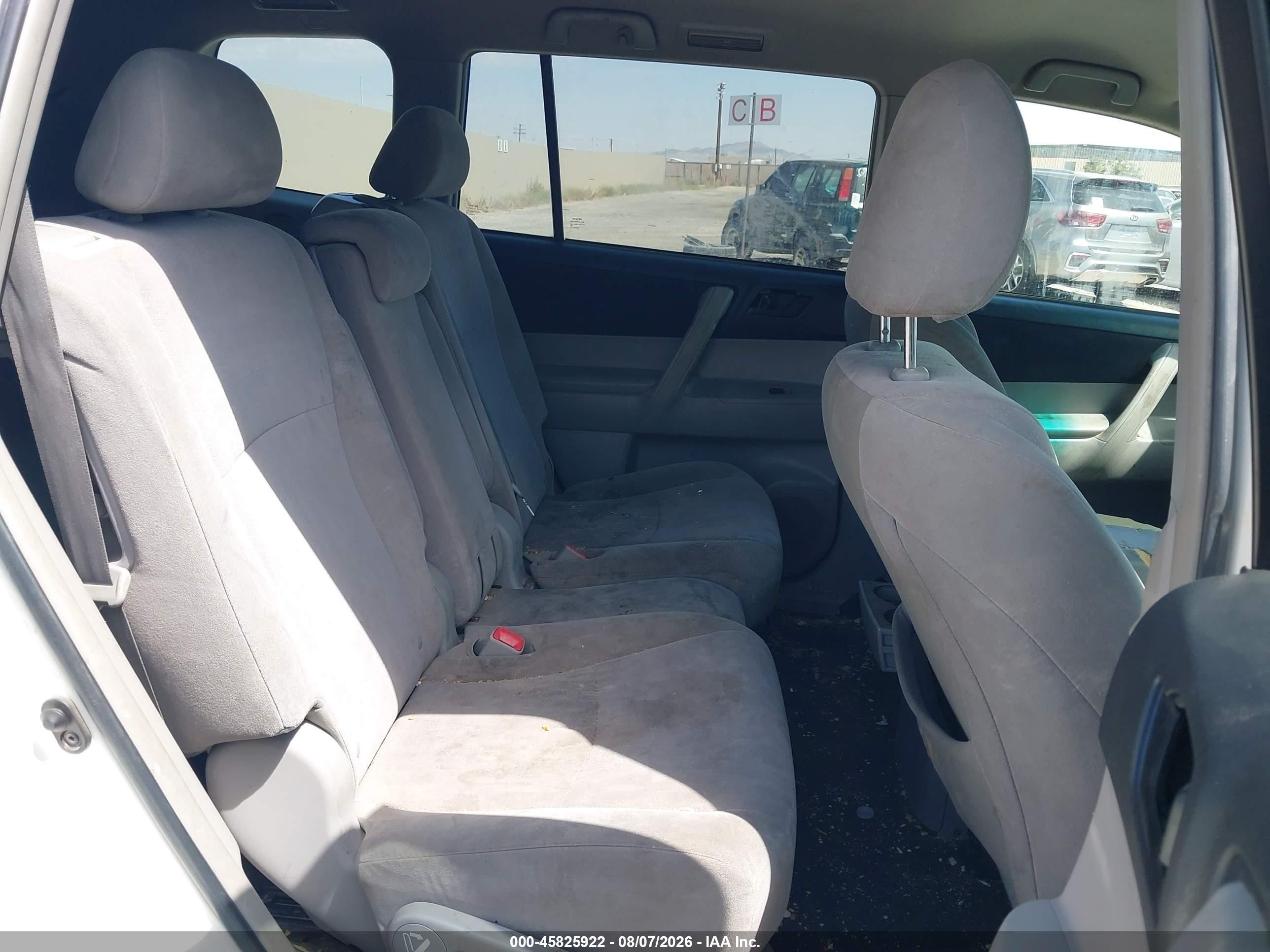 2012 Toyota Highlander   White vin: 5TDZA3EH0CS021386