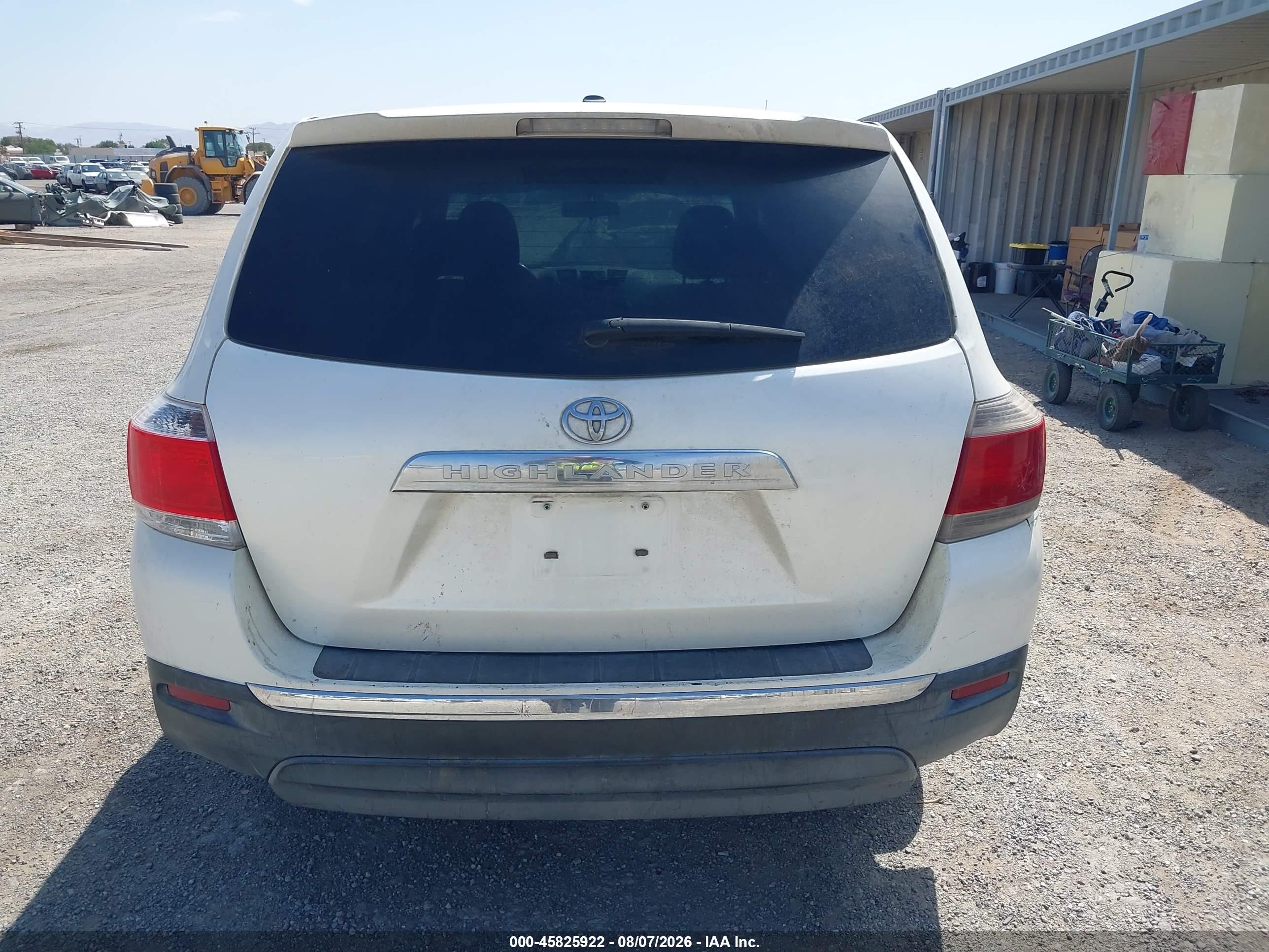 2012 Toyota Highlander   White vin: 5TDZA3EH0CS021386