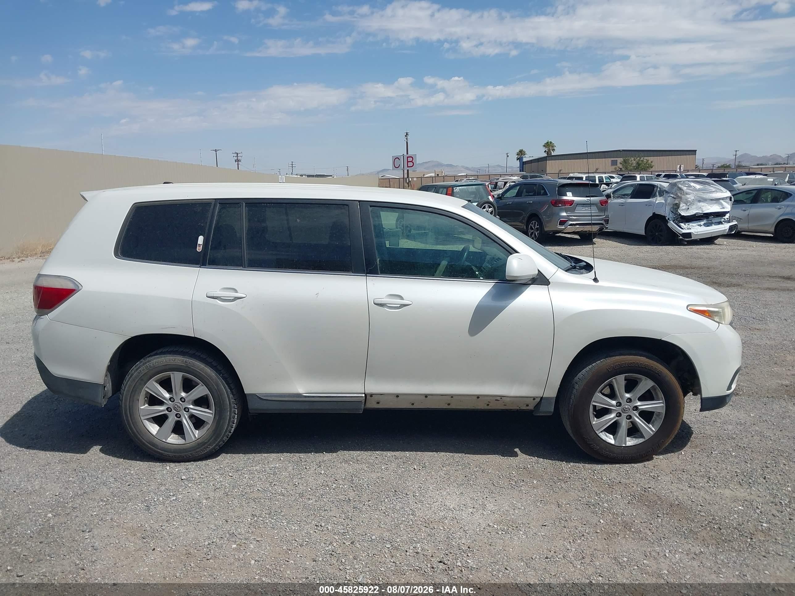 2012 Toyota Highlander   White vin: 5TDZA3EH0CS021386