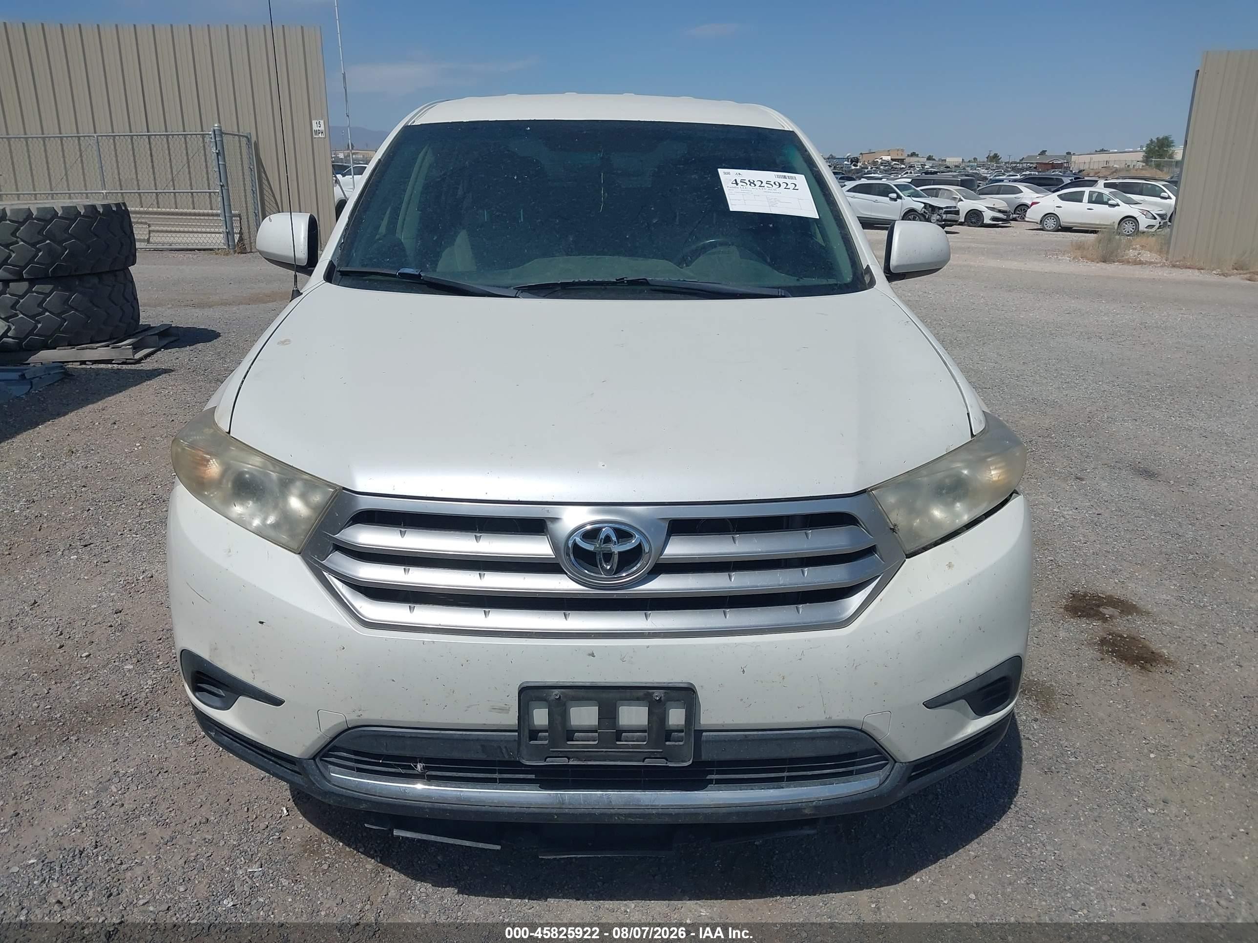 2012 Toyota Highlander   White vin: 5TDZA3EH0CS021386