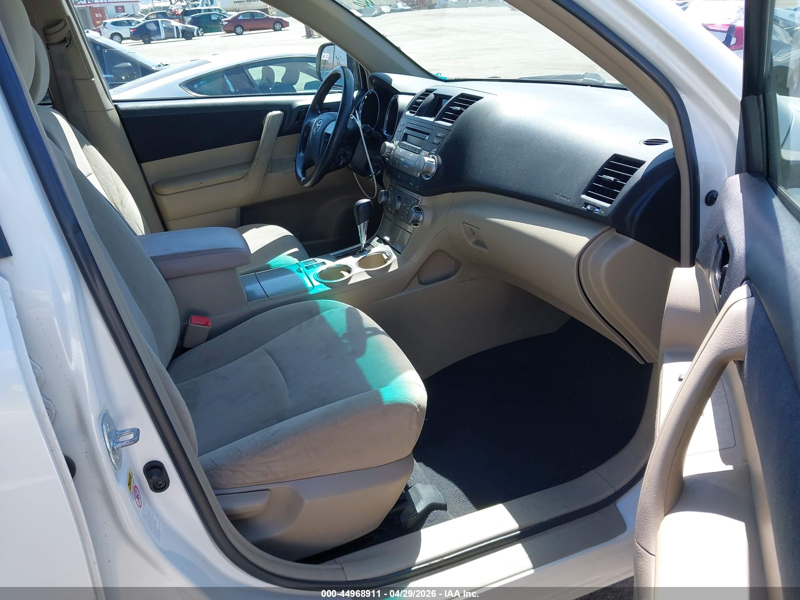 2012 Toyota Highlander   White vin: 5TDZA3EH0CS022666