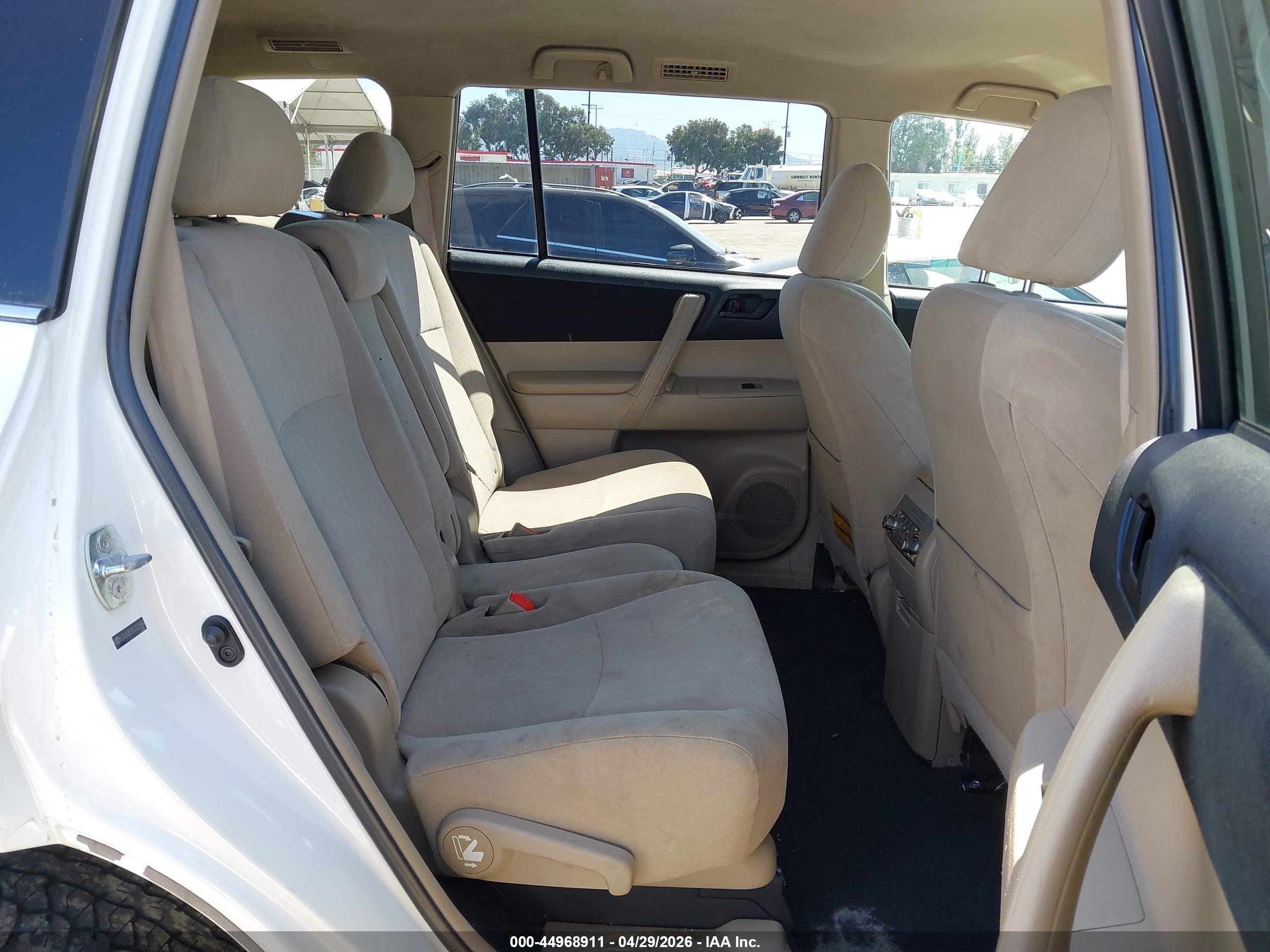 2012 Toyota Highlander   White vin: 5TDZA3EH0CS022666